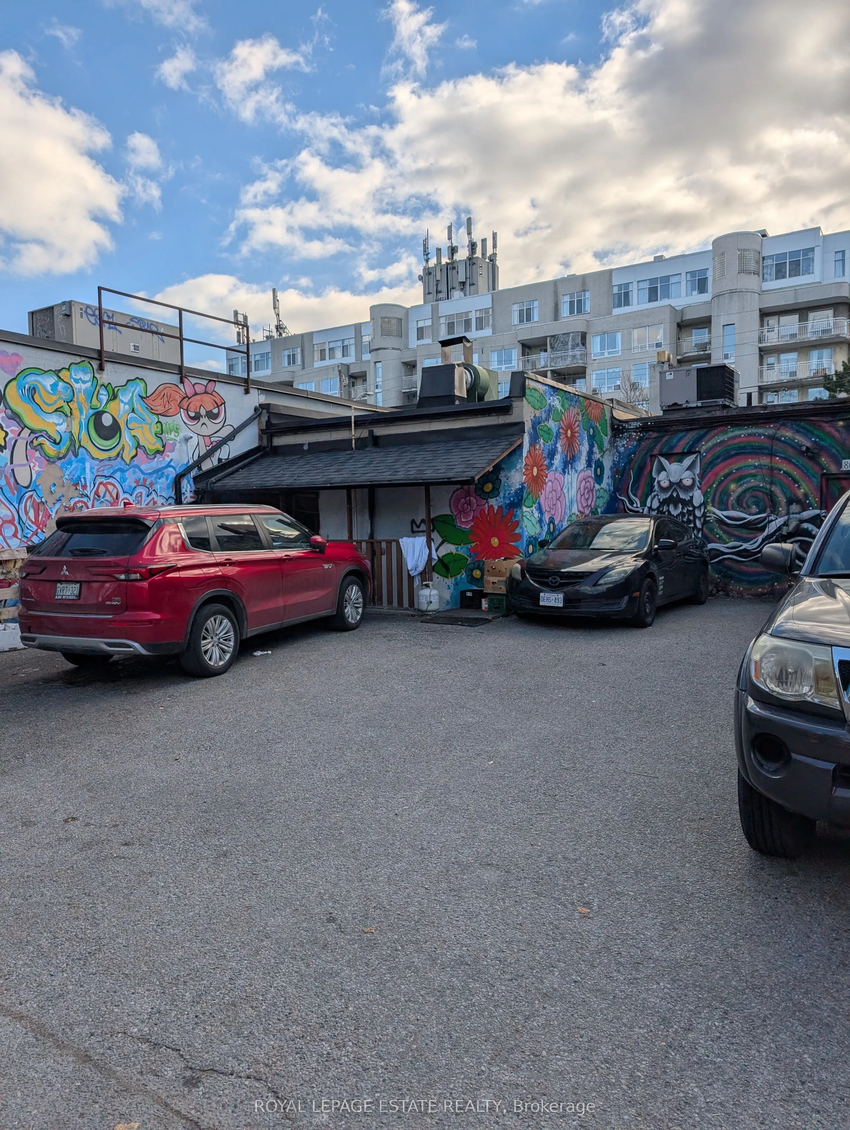 804 Eglinton Avenue E