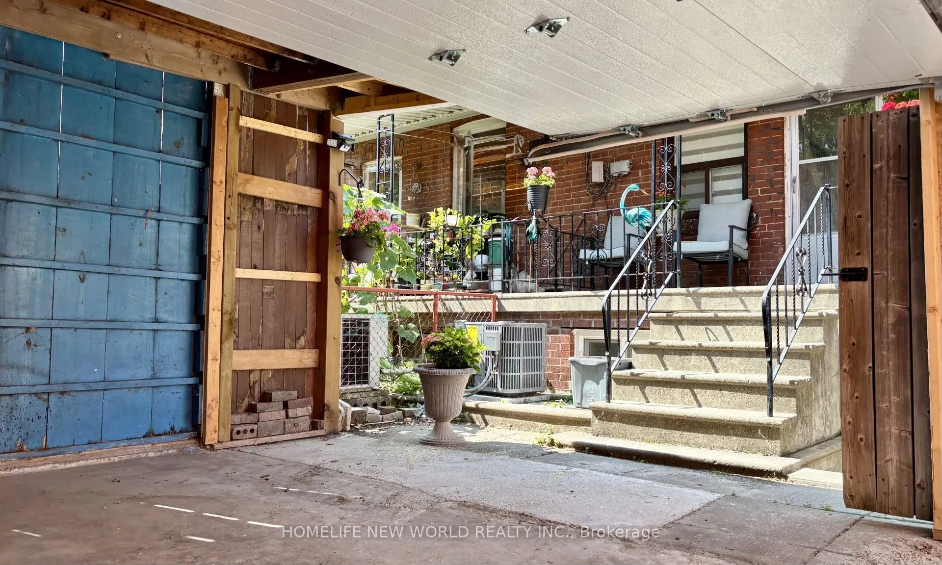 509 Dupont Street