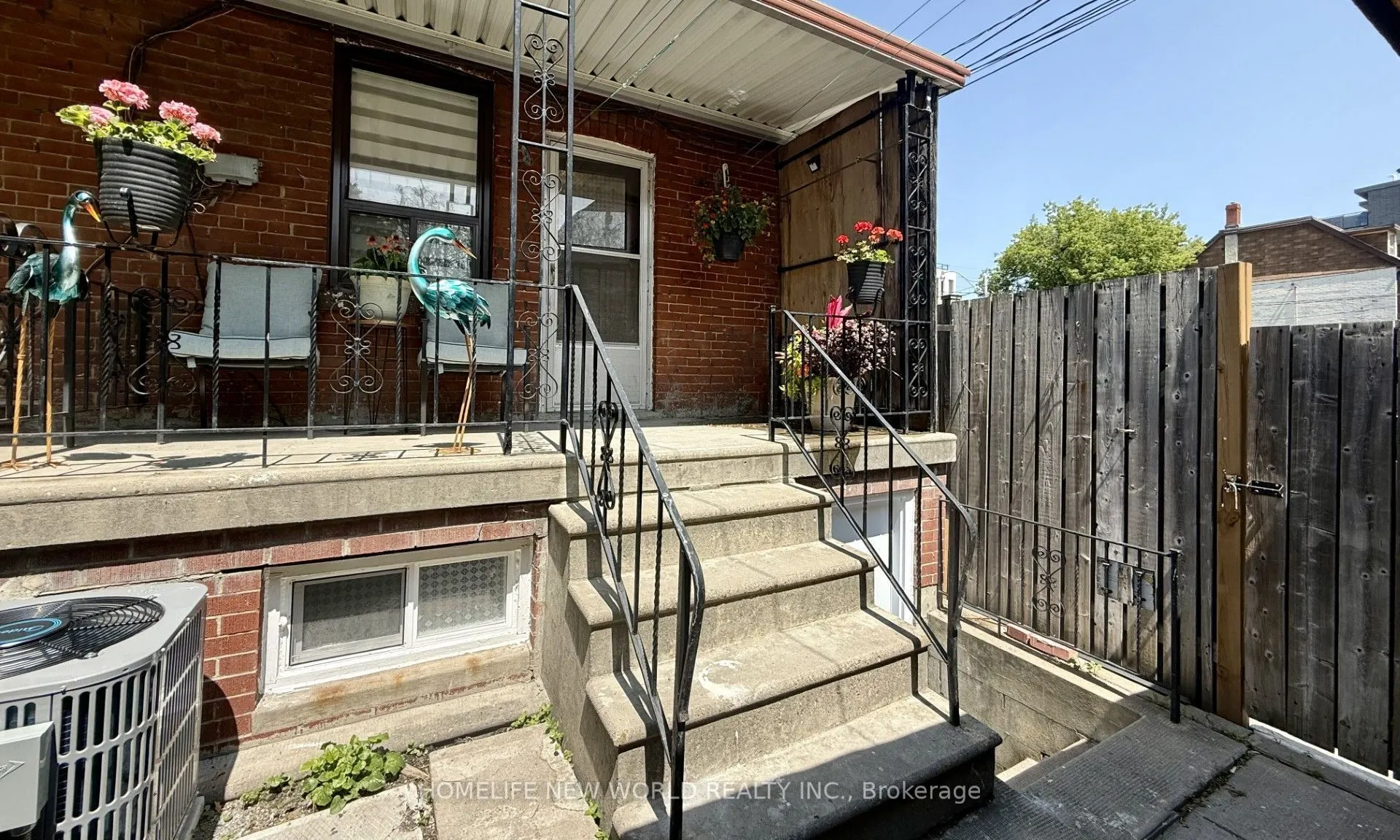 509 Dupont Street