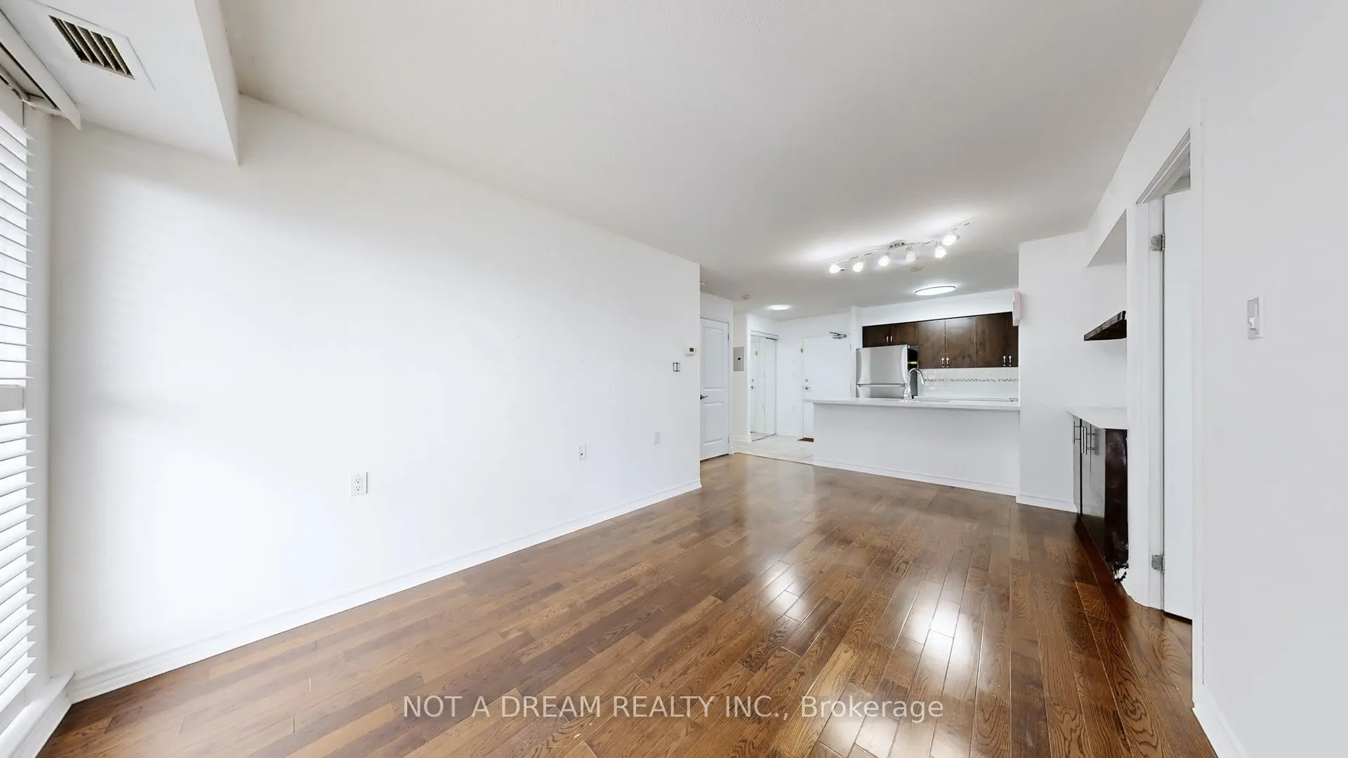 872 Sheppard Avenue W #416