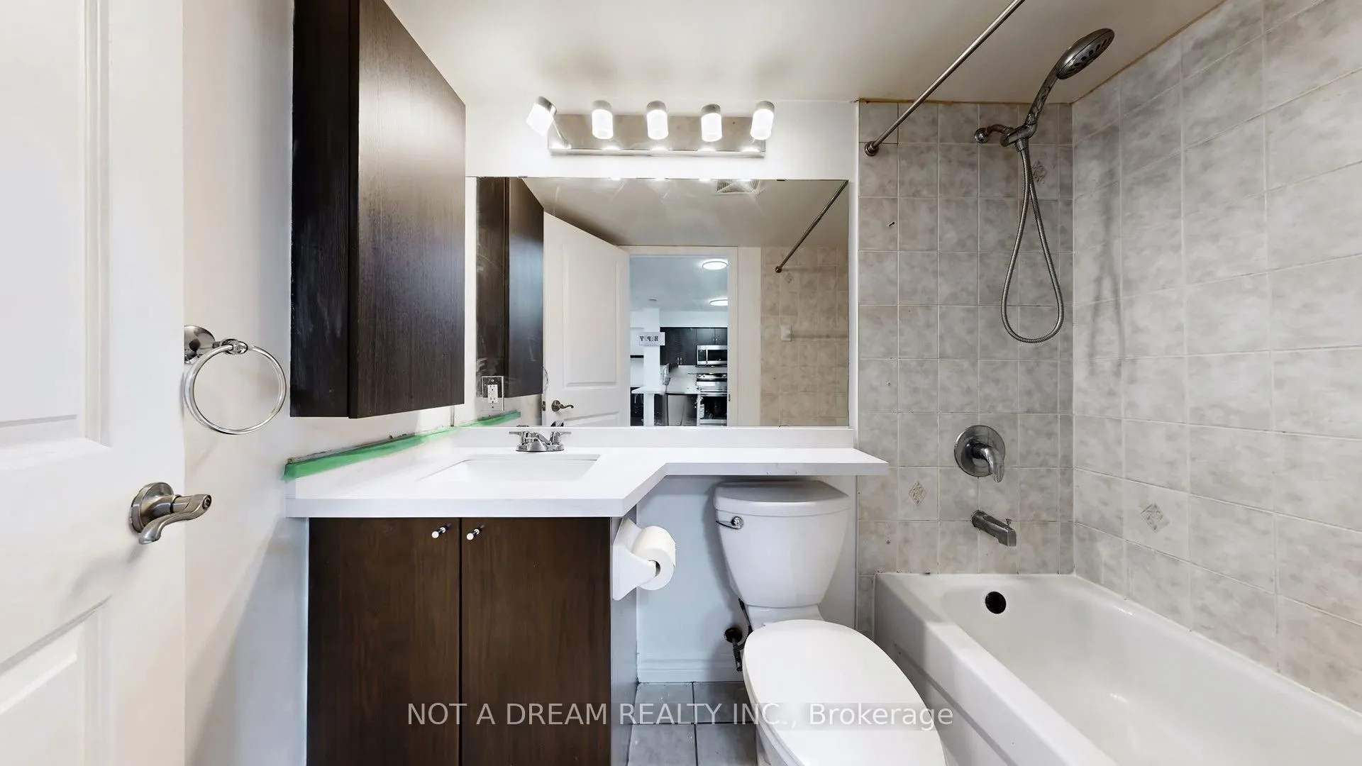 872 Sheppard Avenue W #416
