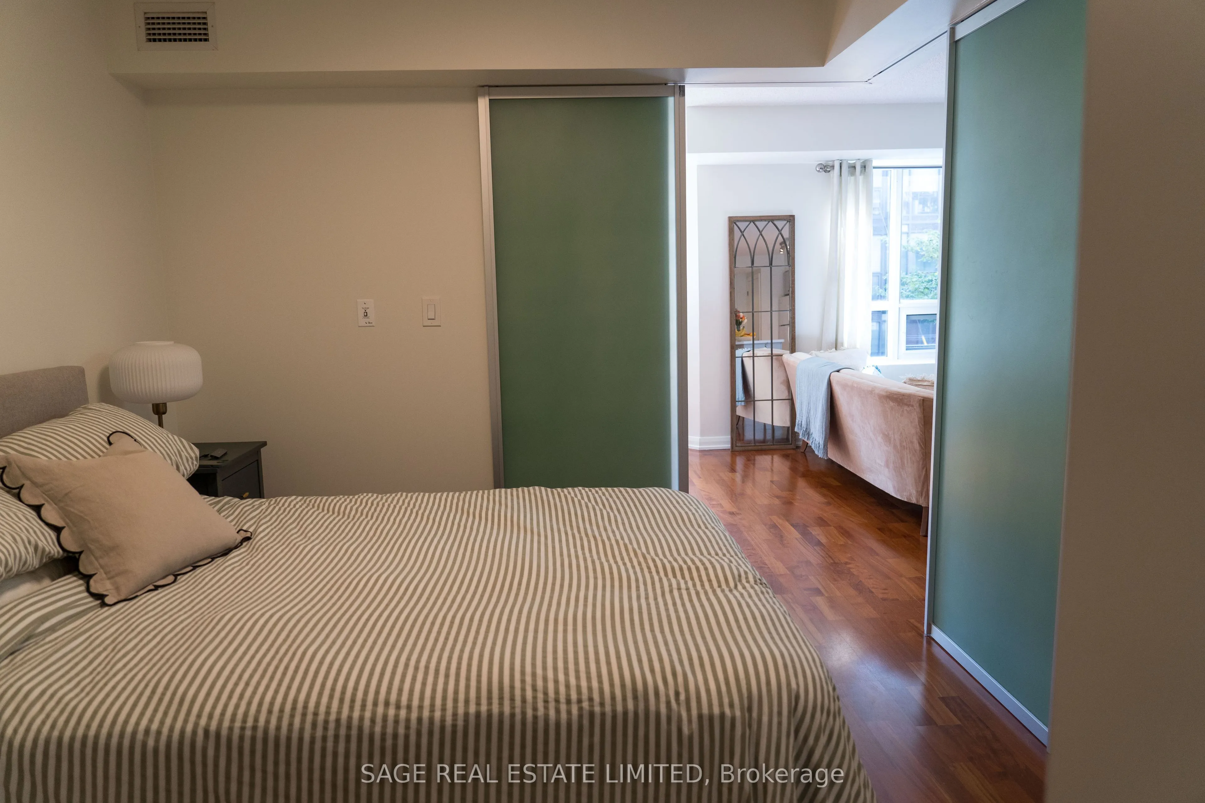 18 Beverley Street #209