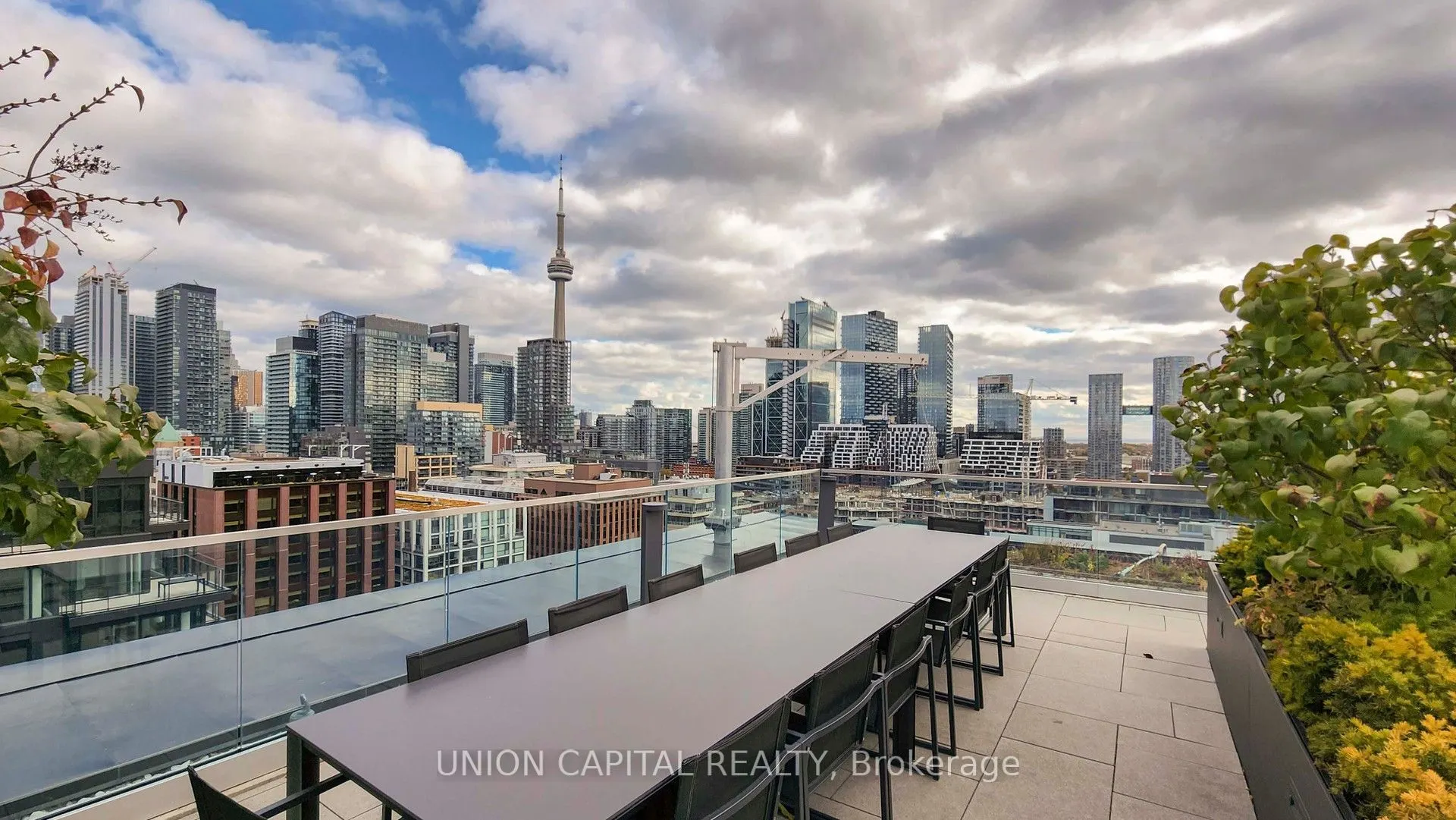 505 Richmond Street W #714