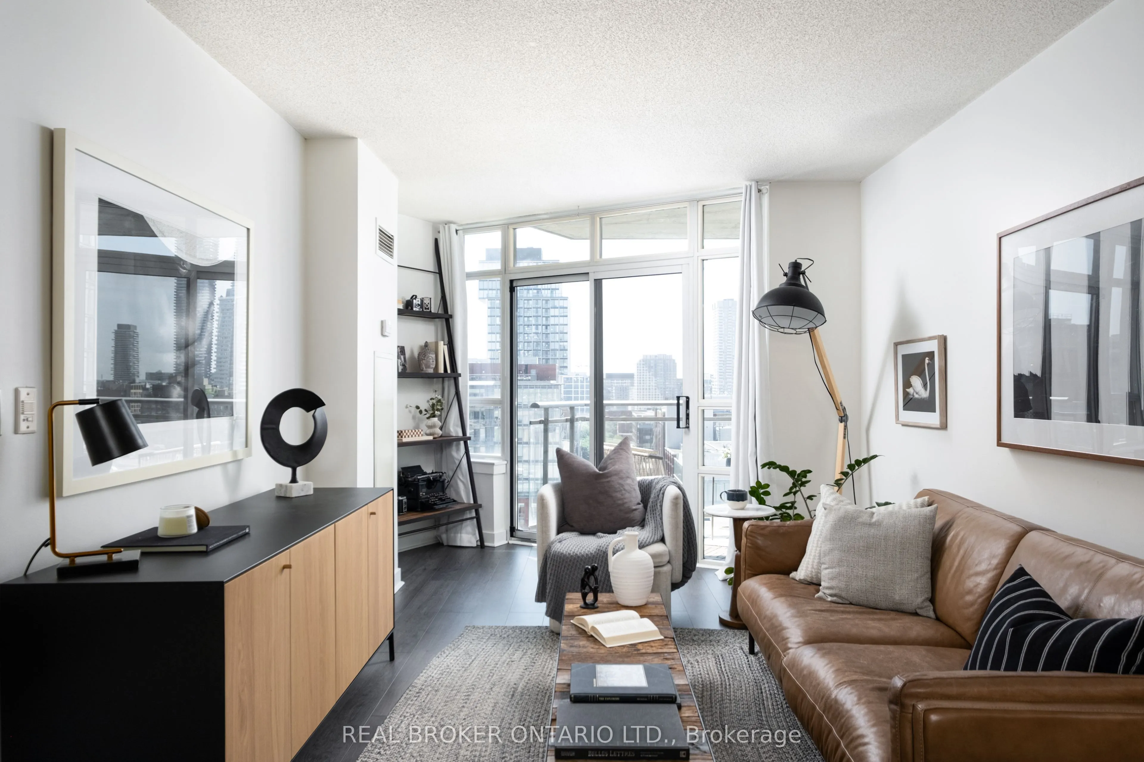 255 Richmond Street E #1416