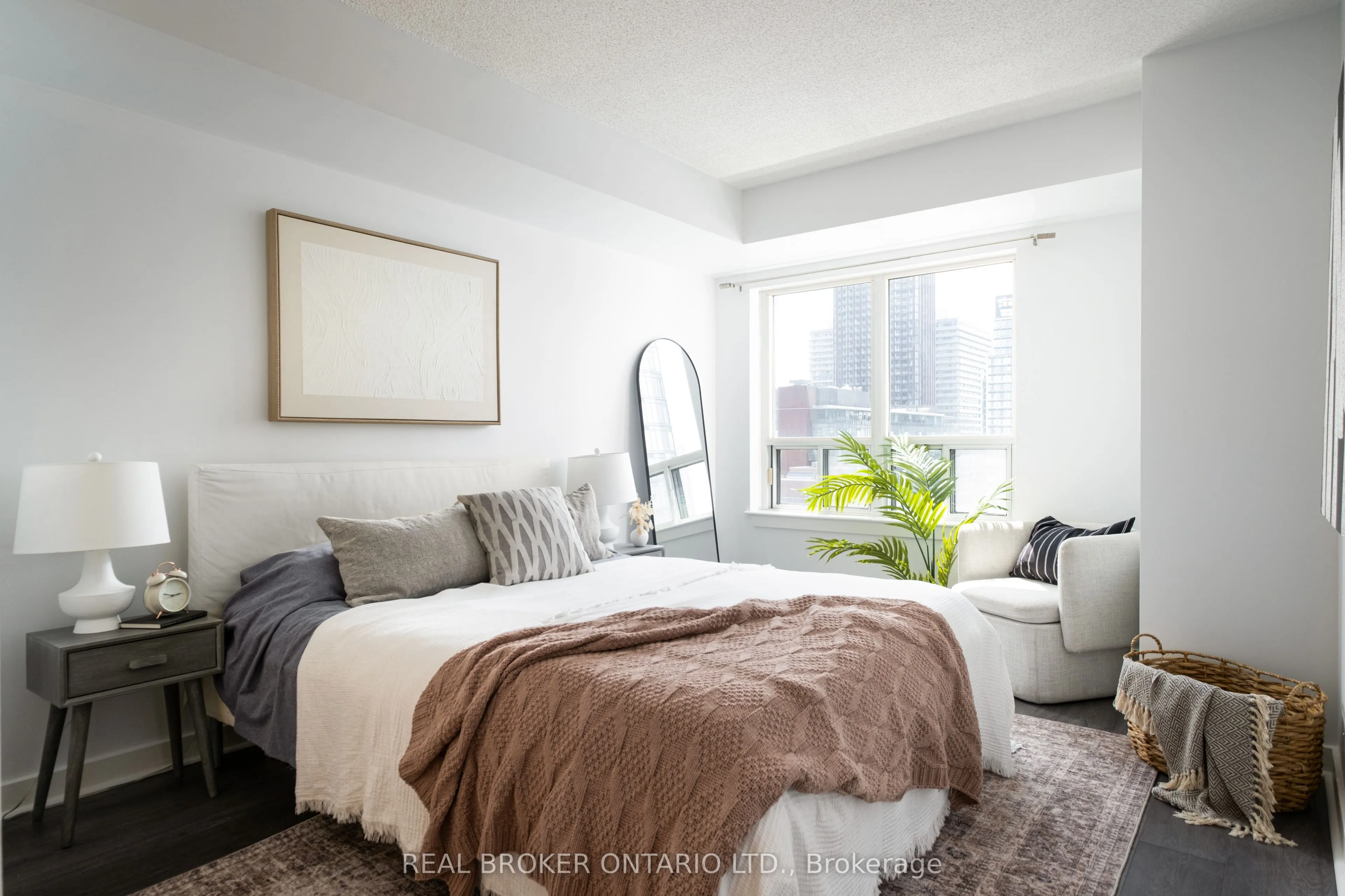 255 Richmond Street E #1416