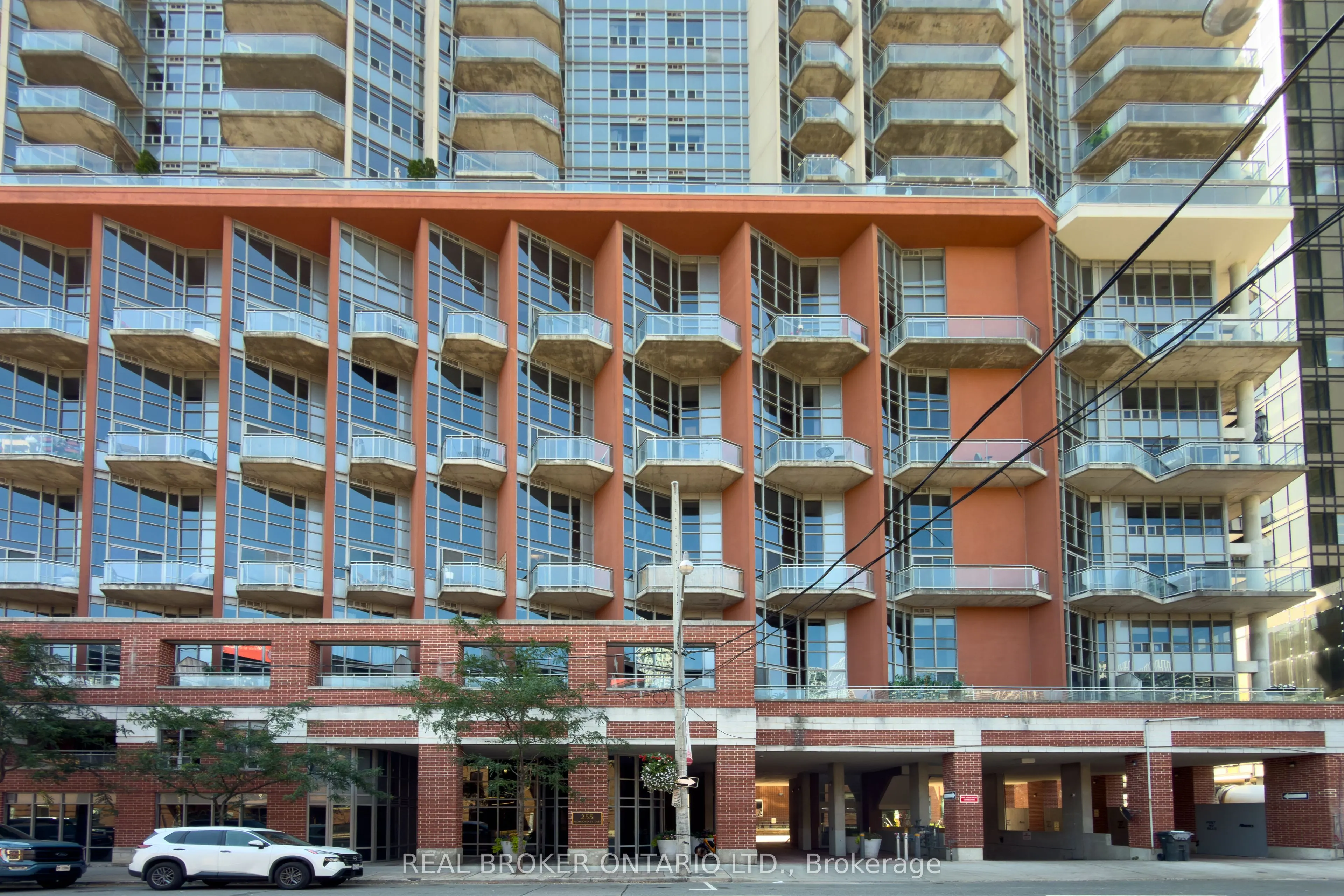 255 Richmond Street E #1416