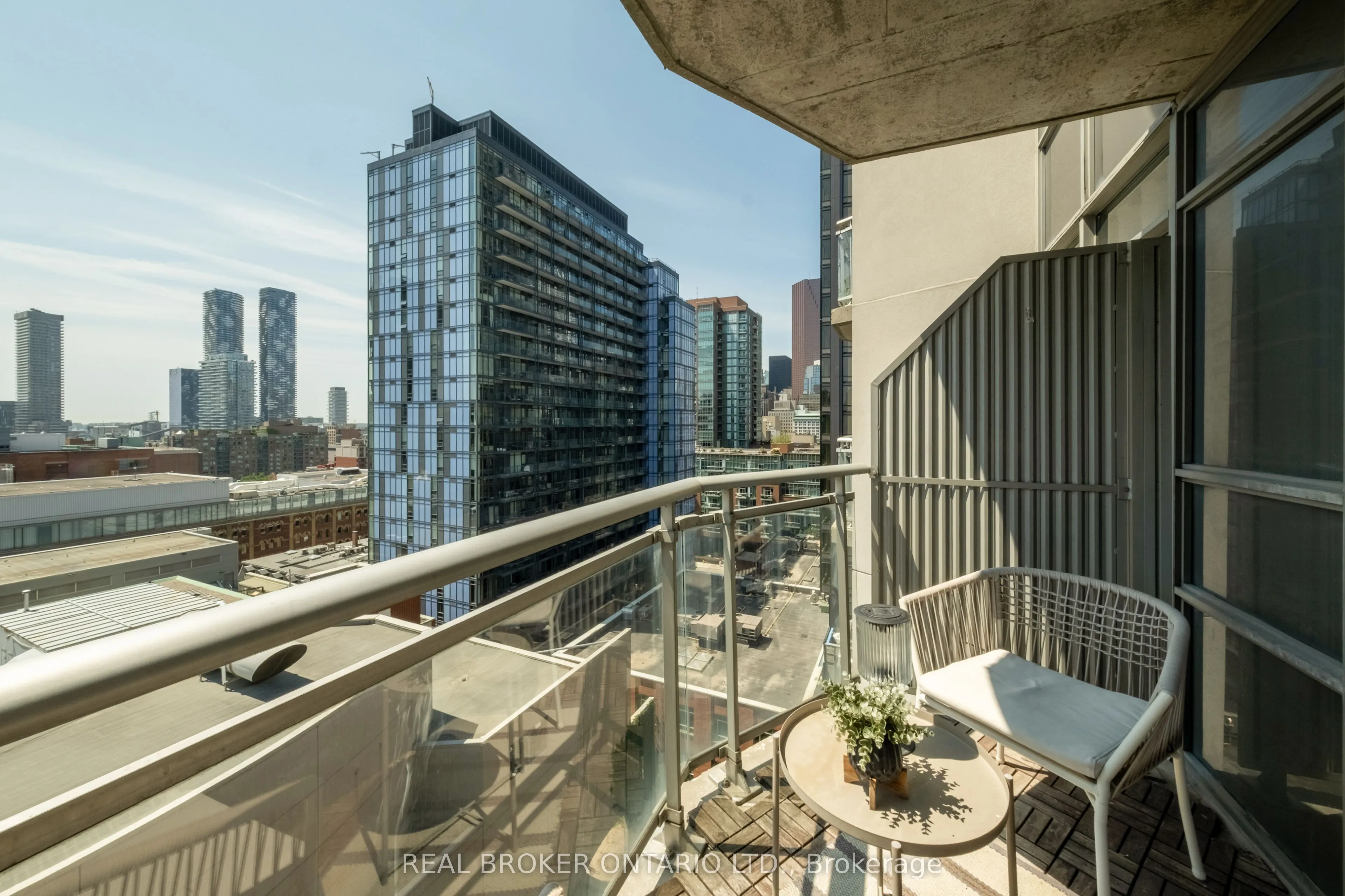 255 Richmond Street E #1416
