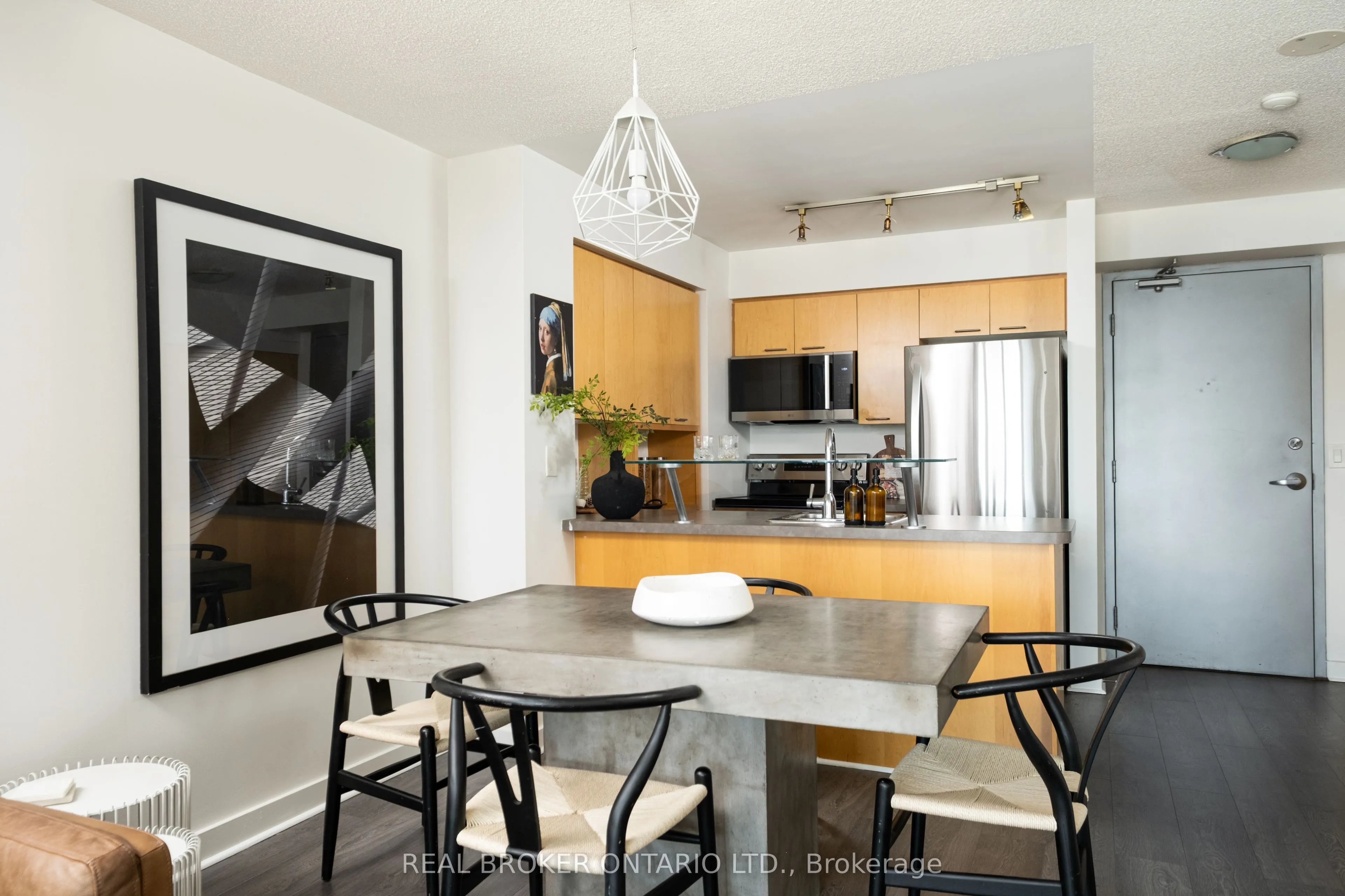 255 Richmond Street E #1416