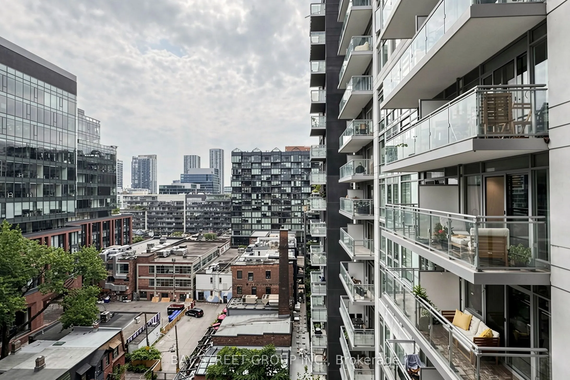 525 Adelaide Street W #1118