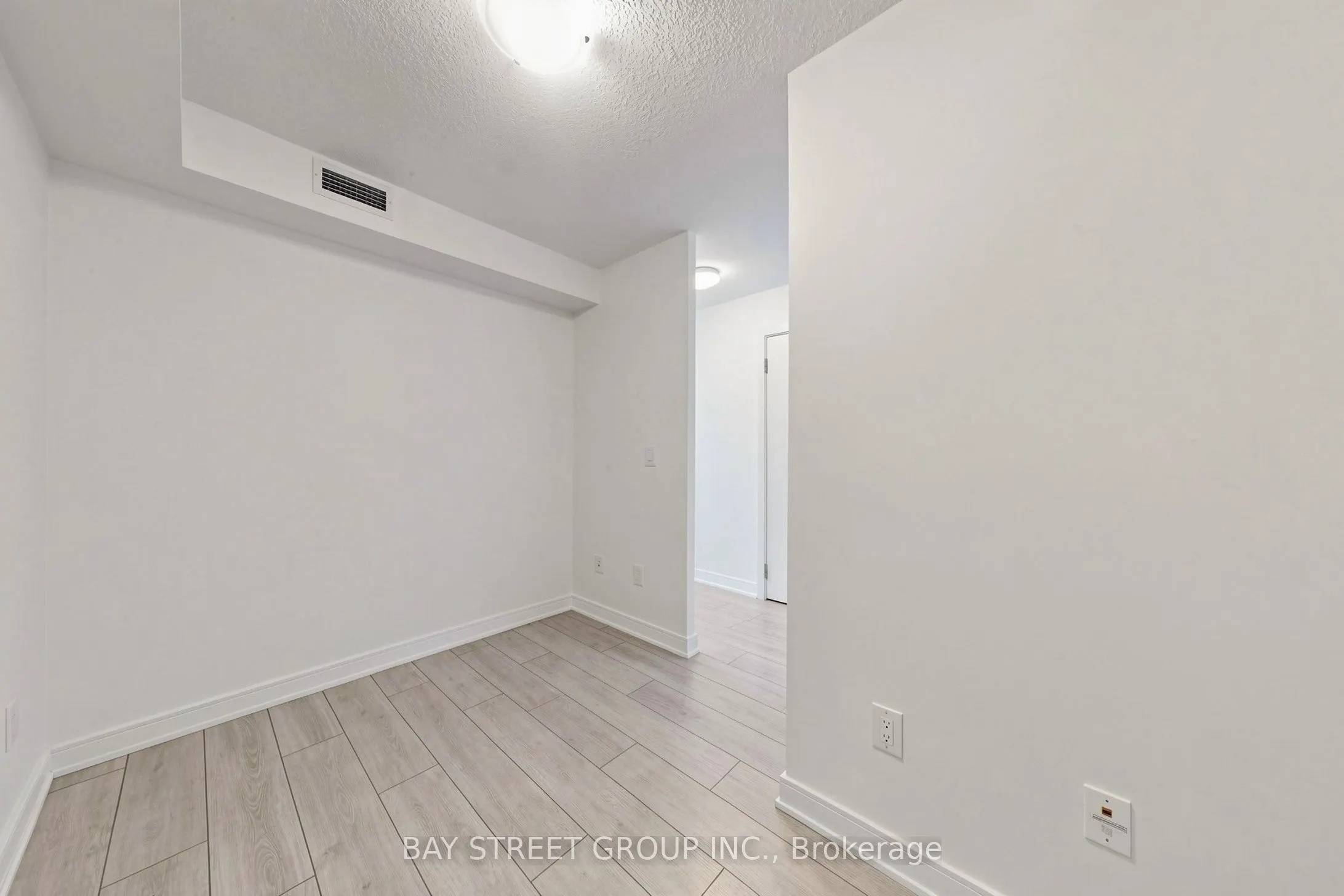 525 Adelaide Street W #1118
