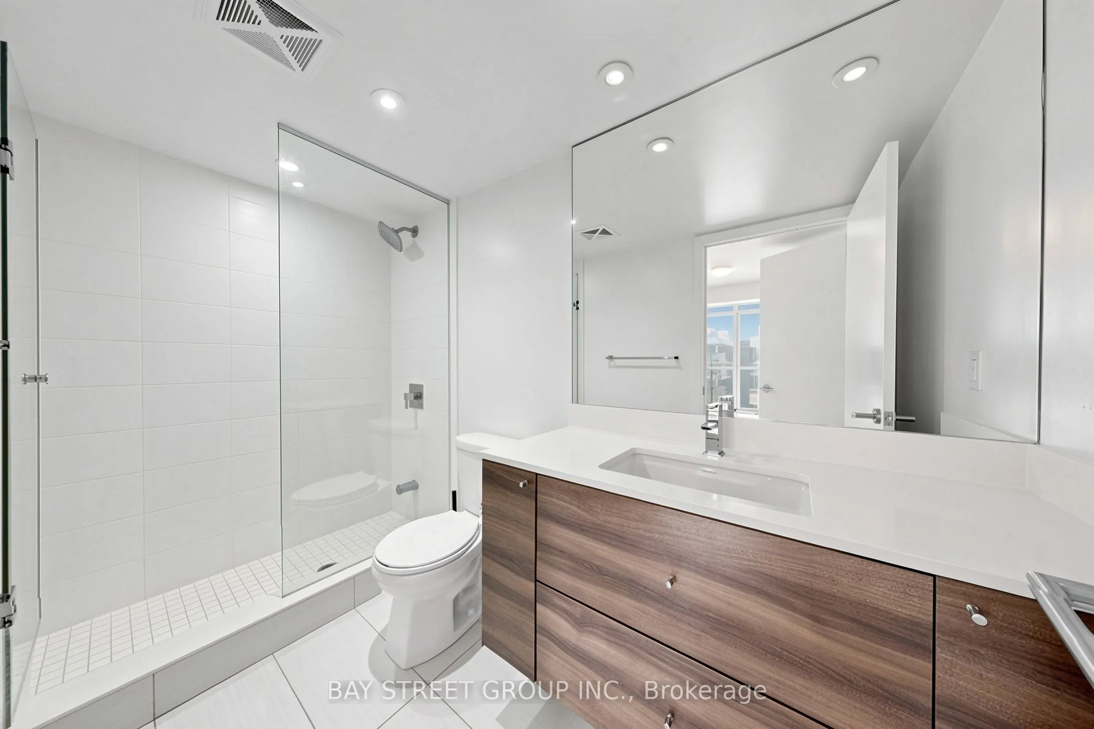 525 Adelaide Street W #1118