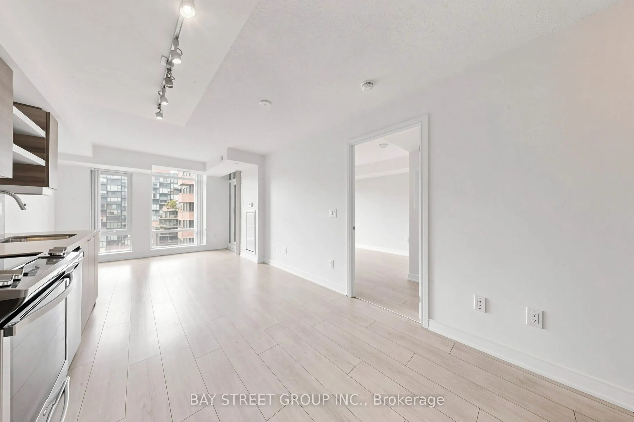 525 Adelaide Street W #1118