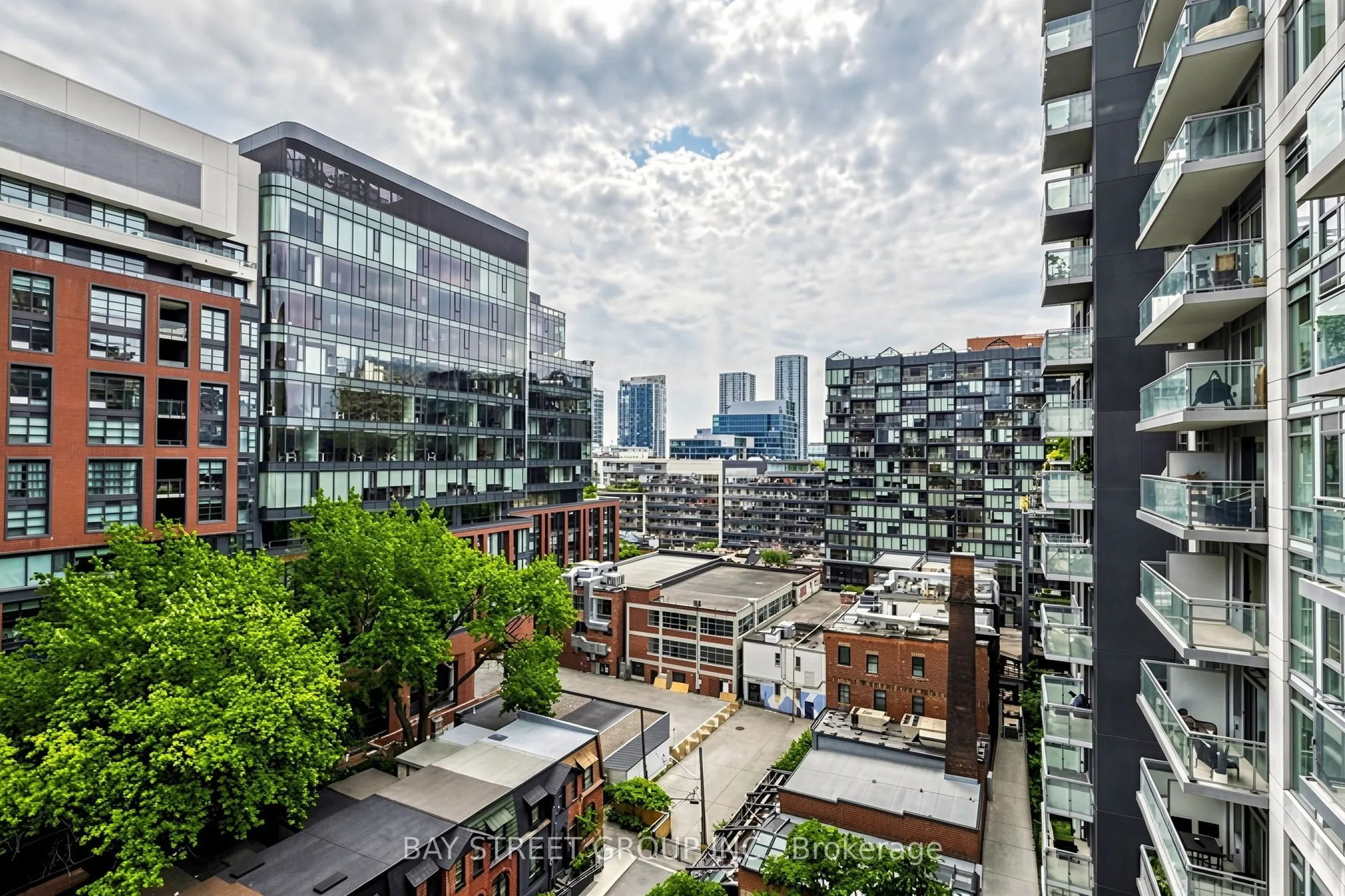525 Adelaide Street W #1118
