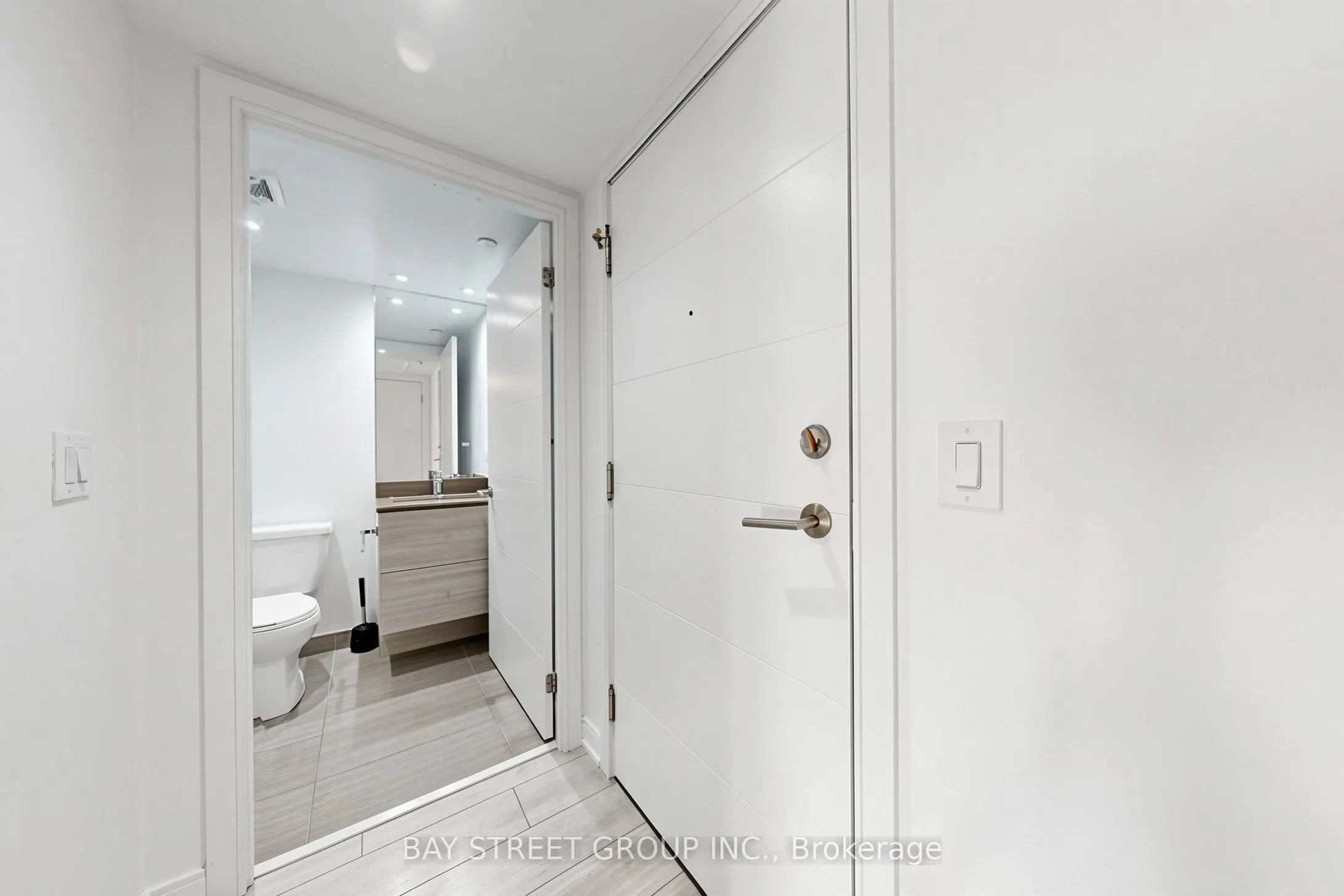 525 Adelaide Street W #1118