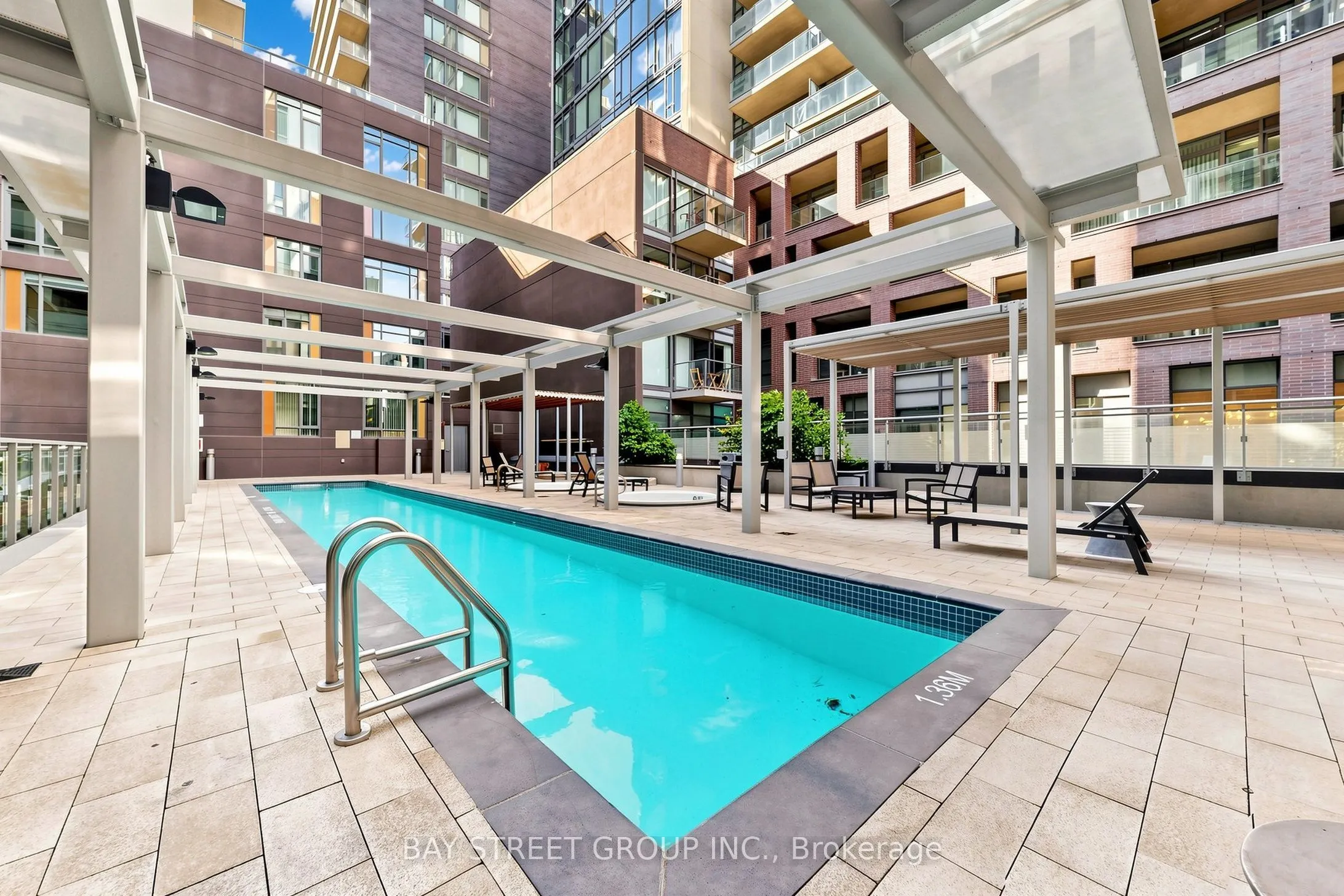 525 Adelaide Street W #1118