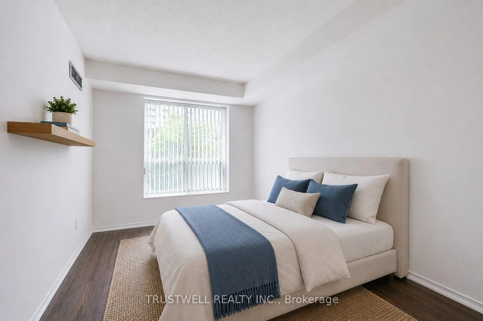 39 Pemberton Avenue #401