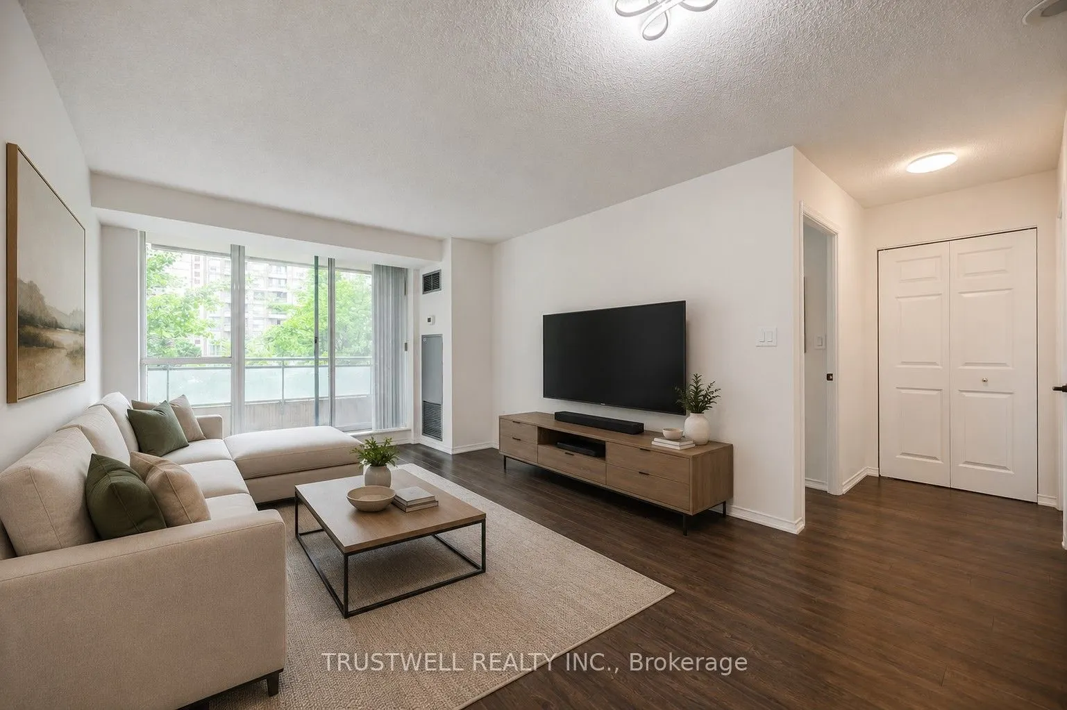 39 Pemberton Avenue #401