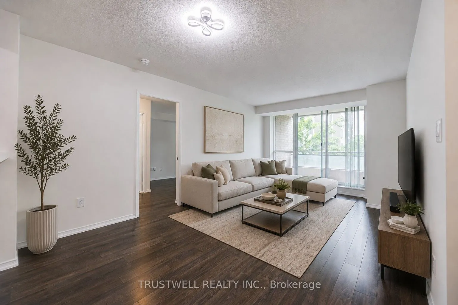 39 Pemberton Avenue #401