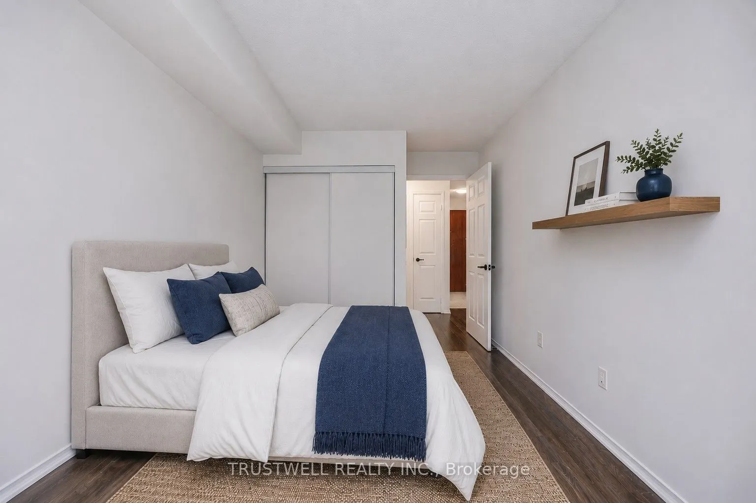 39 Pemberton Avenue #401