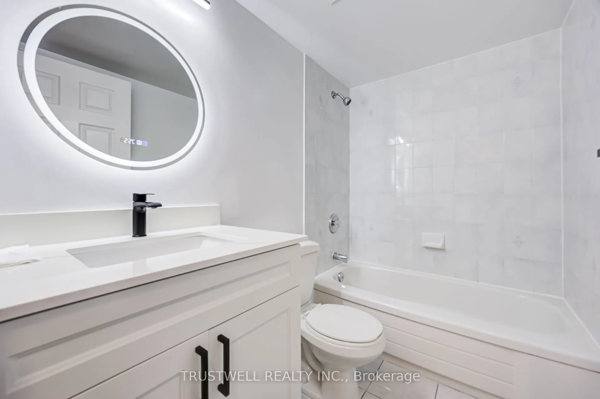 39 Pemberton Avenue #401