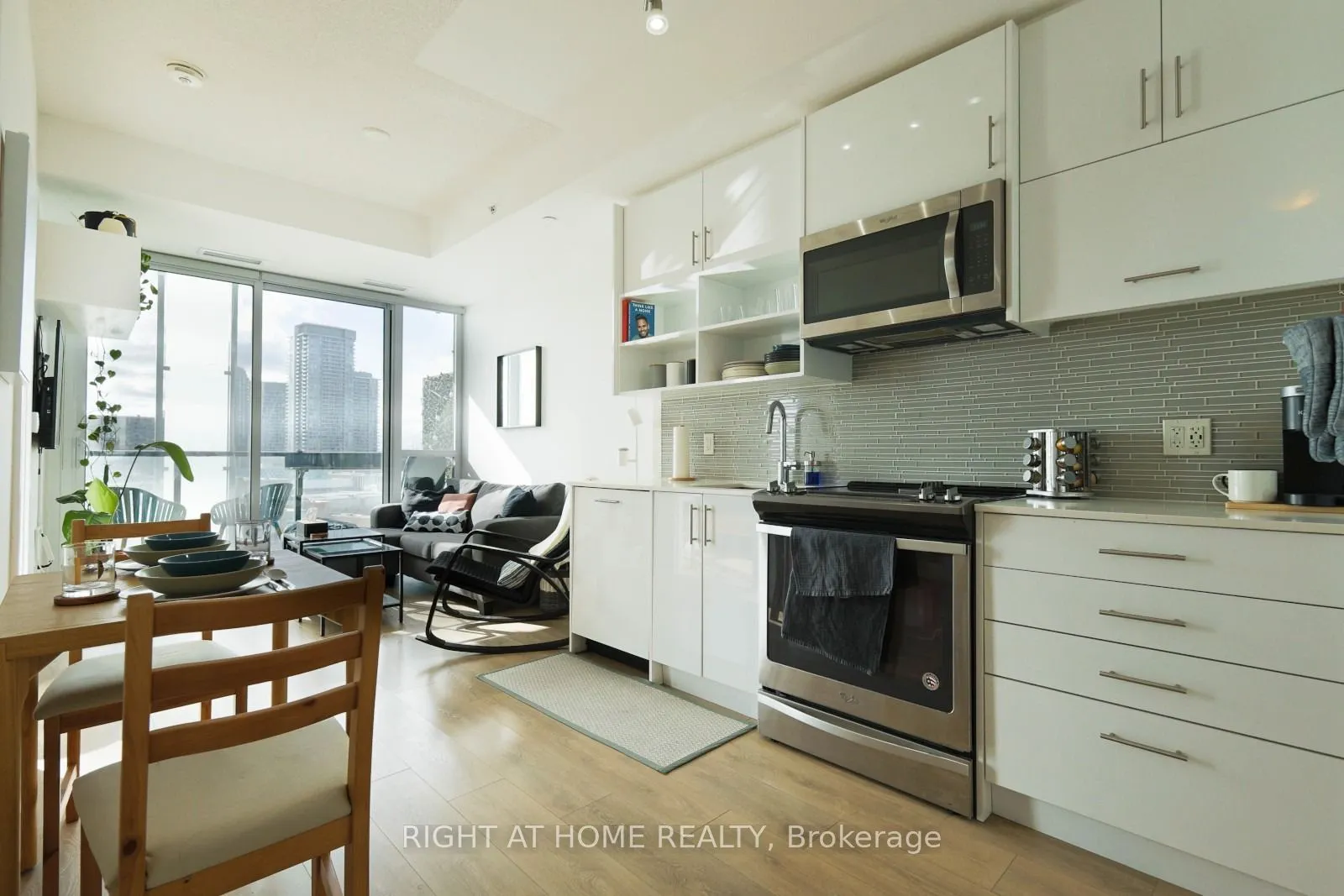 128 Fairview Mall Drive #712