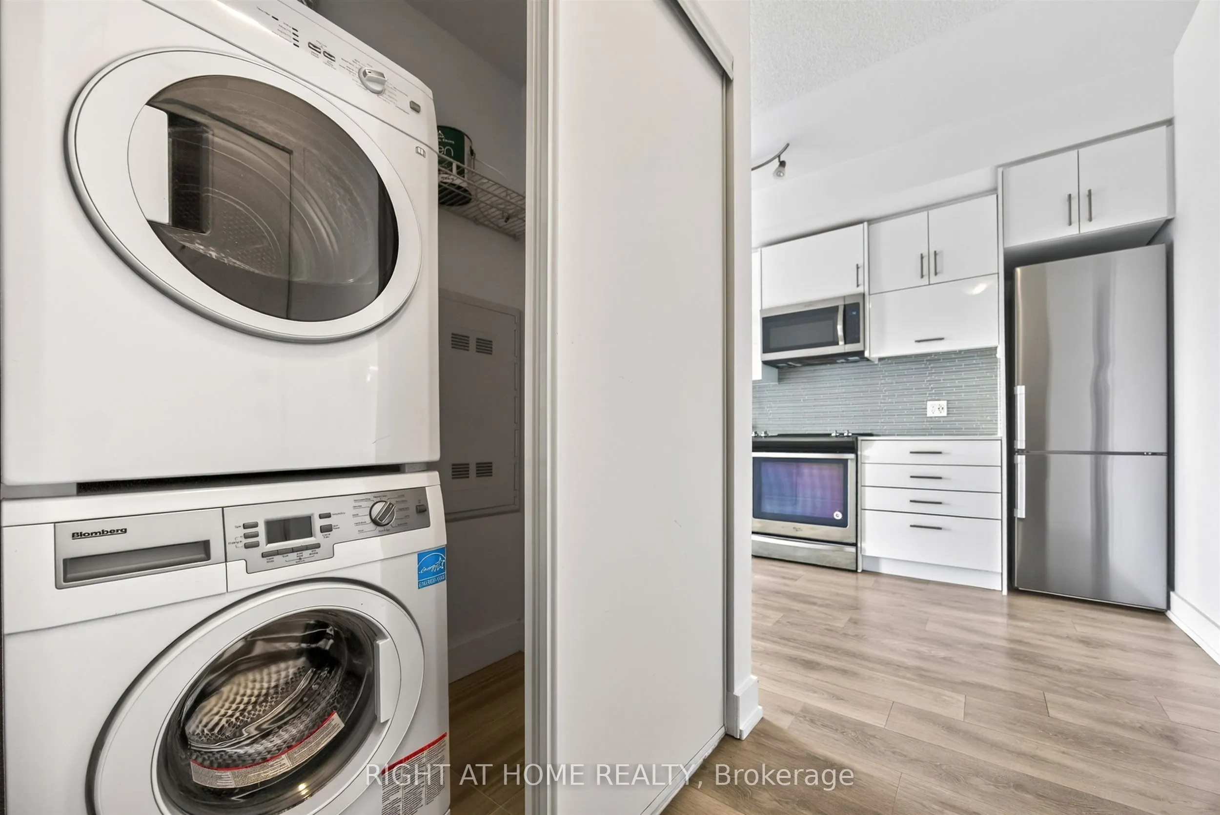 128 Fairview Mall Drive #712