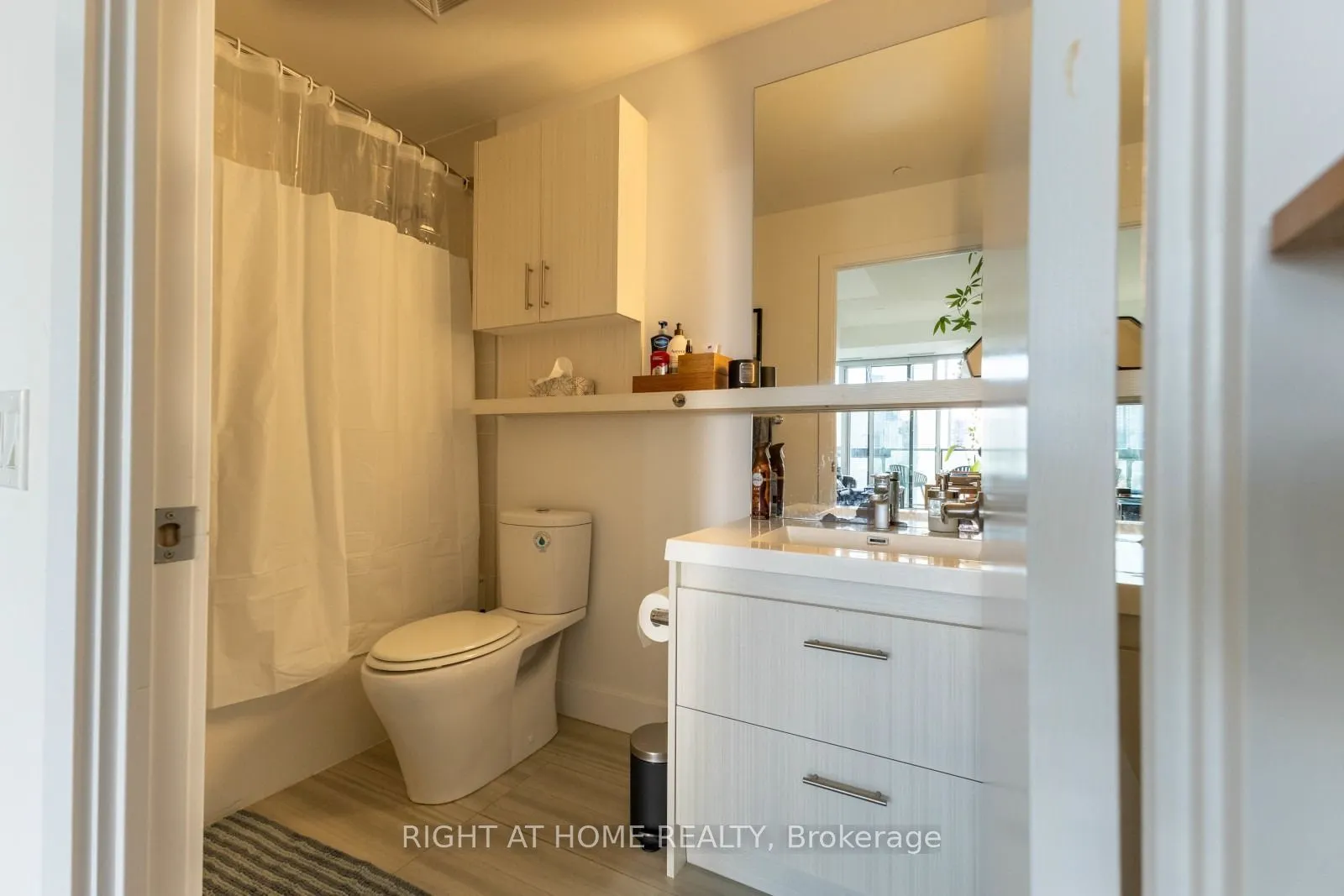 128 Fairview Mall Drive #712