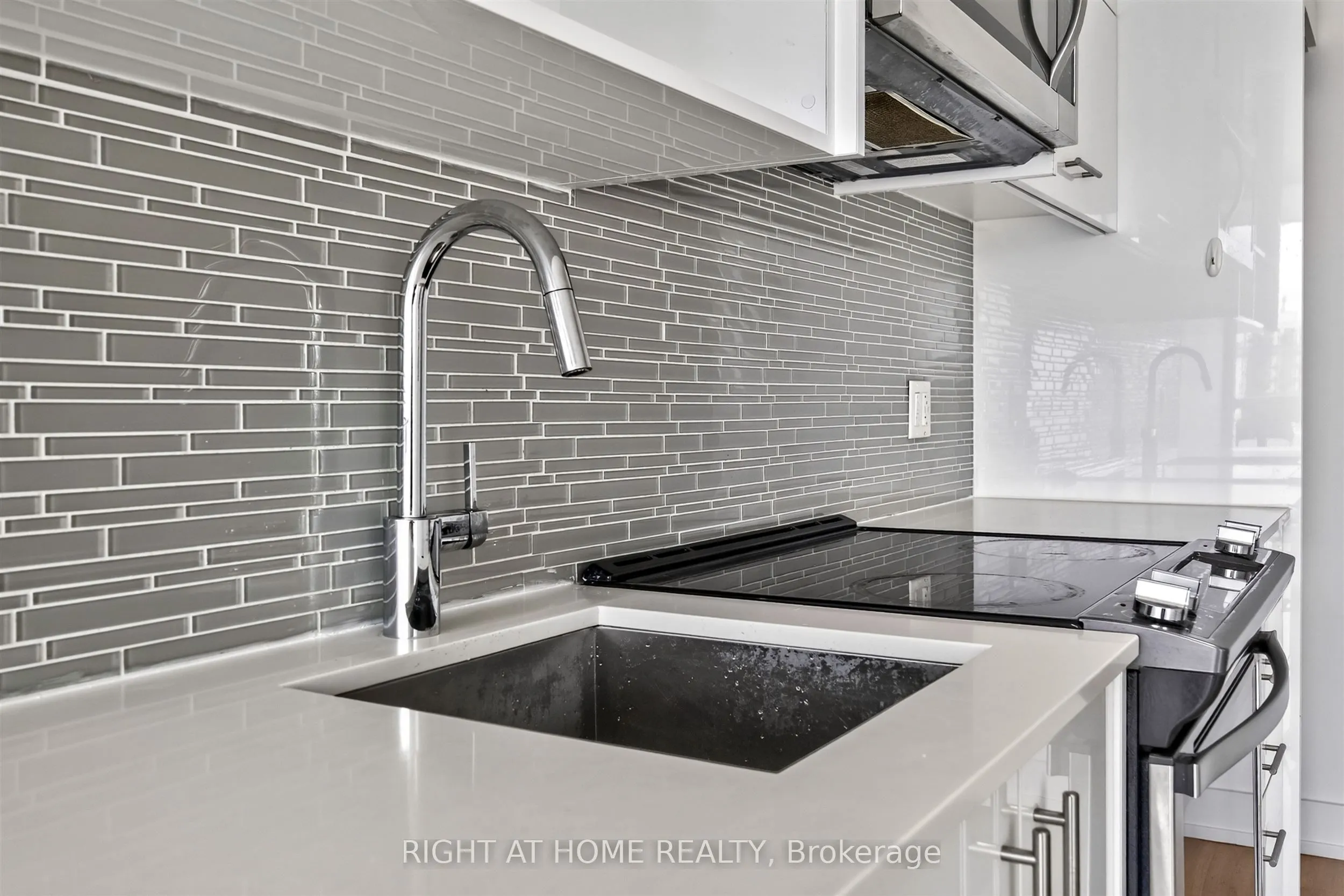 128 Fairview Mall Drive #712