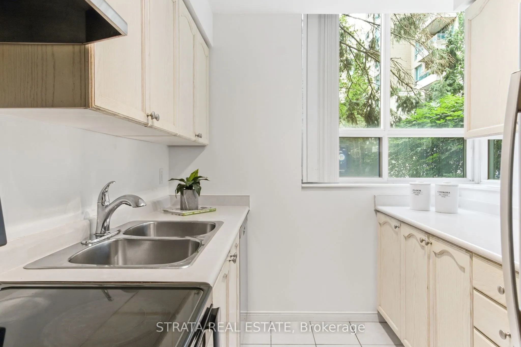 29 Pemberton Avenue #105