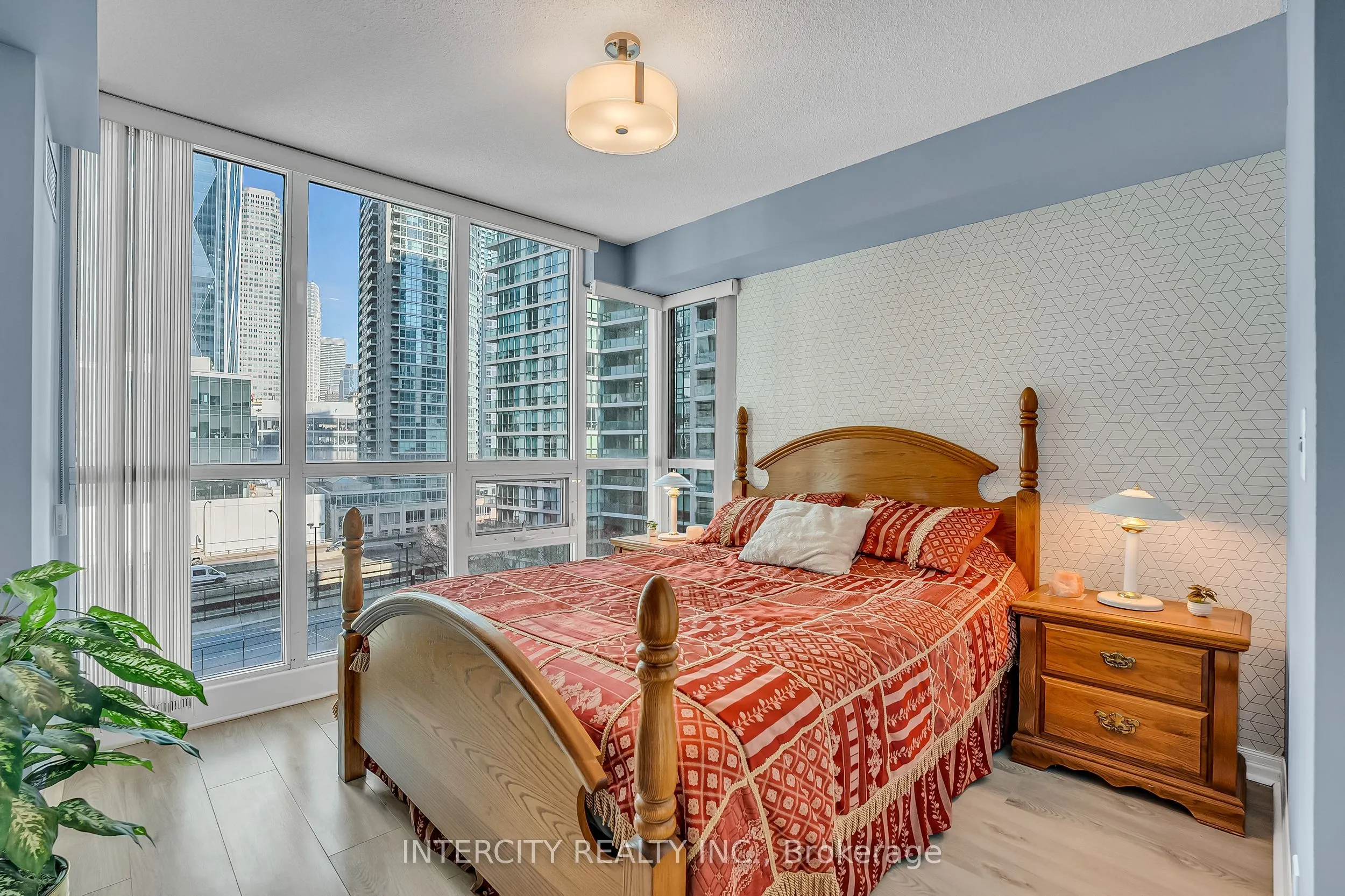 12 Yonge Street #1010