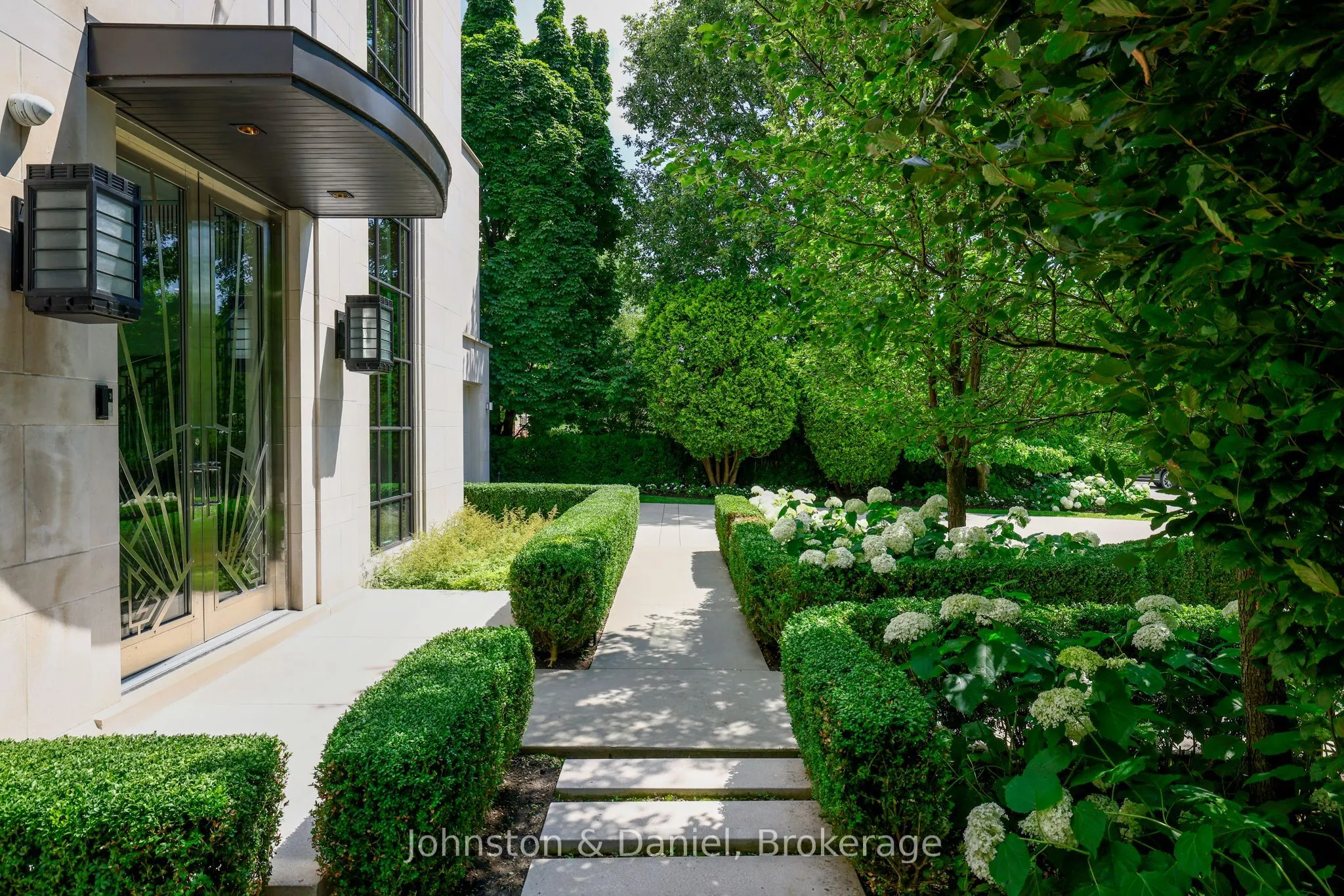 20 Forest Glen Crescent
