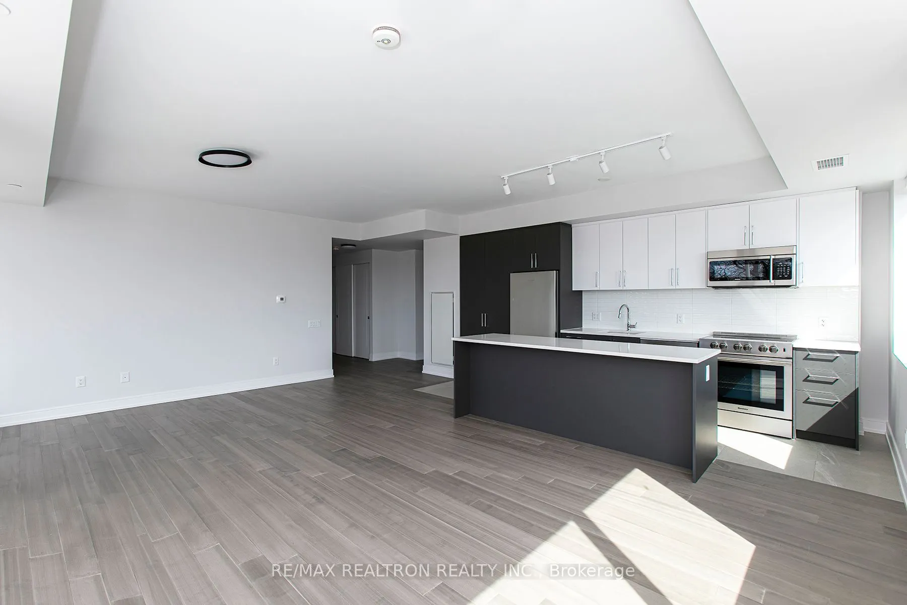 664 Spadina Avenue #1001
