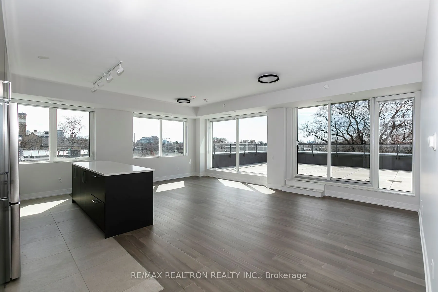 664 Spadina Avenue #1001