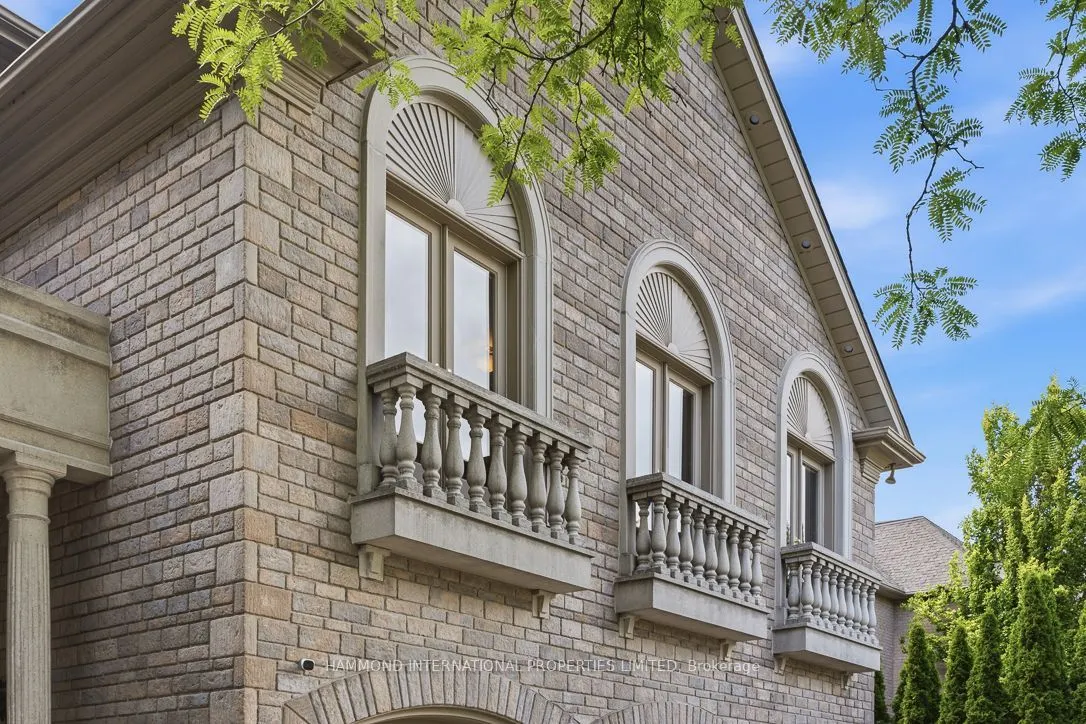 32 Arjay Crescent