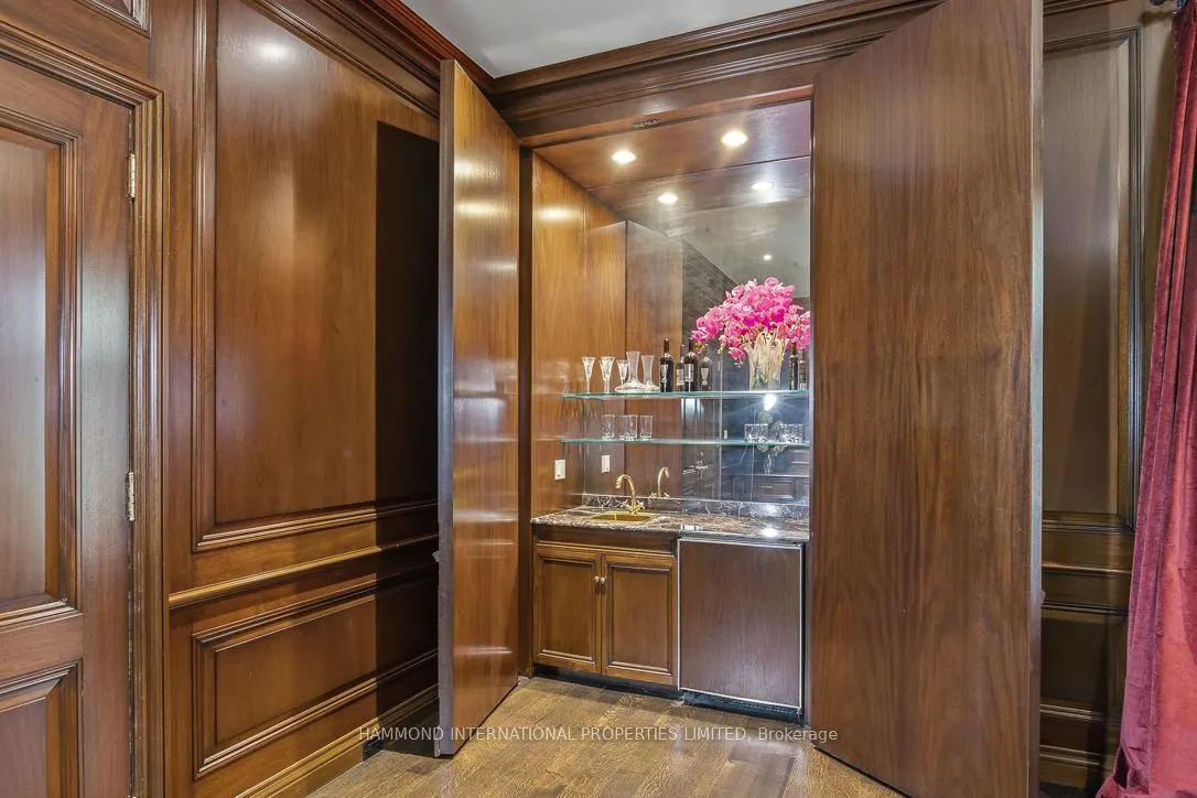 32 Arjay Crescent