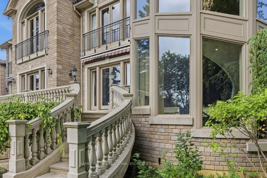 32 Arjay Crescent