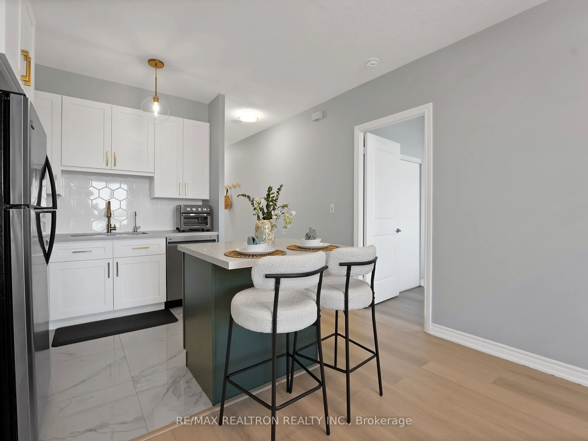 133 Wynford Drive #707