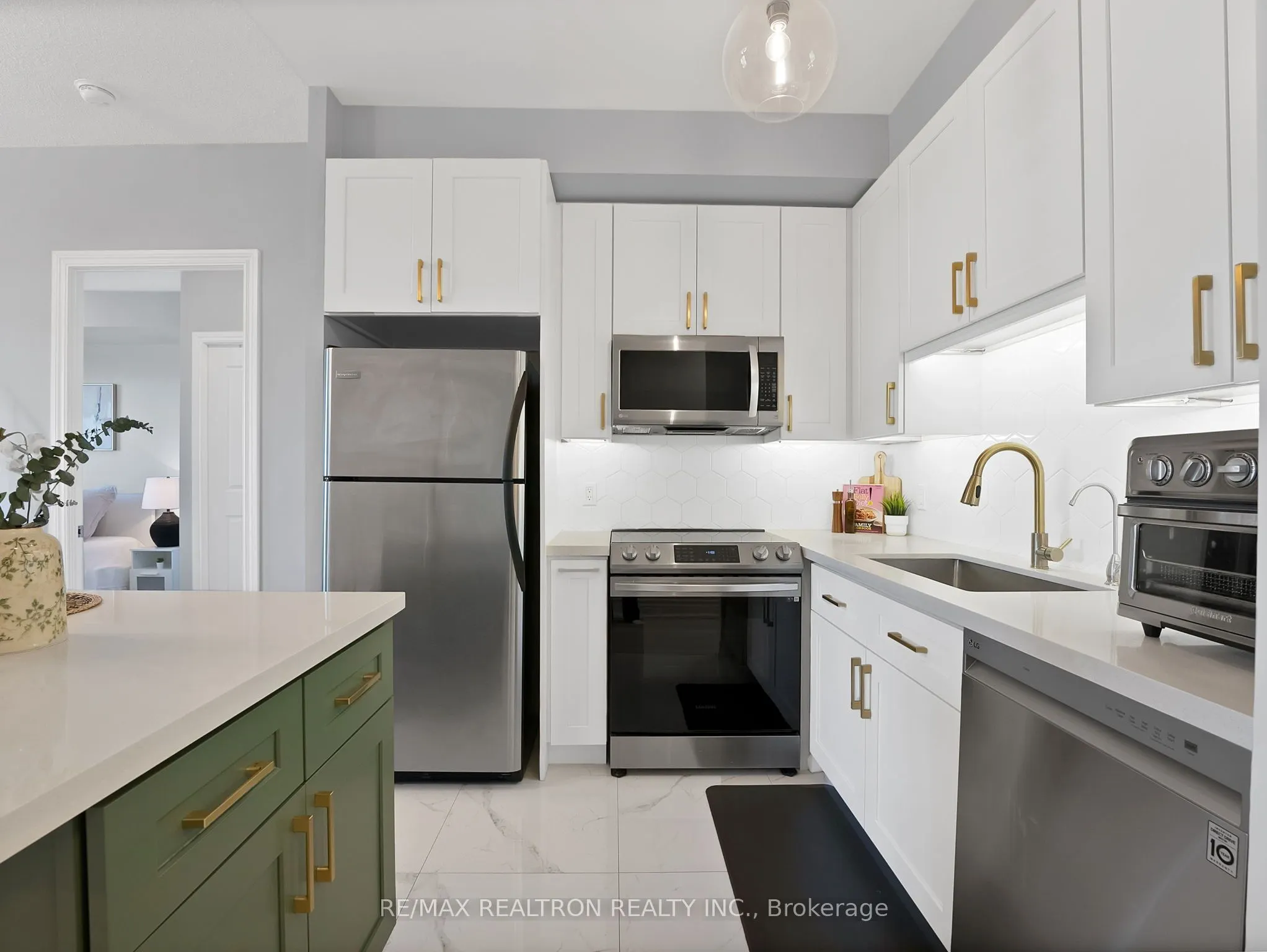 133 Wynford Drive #707