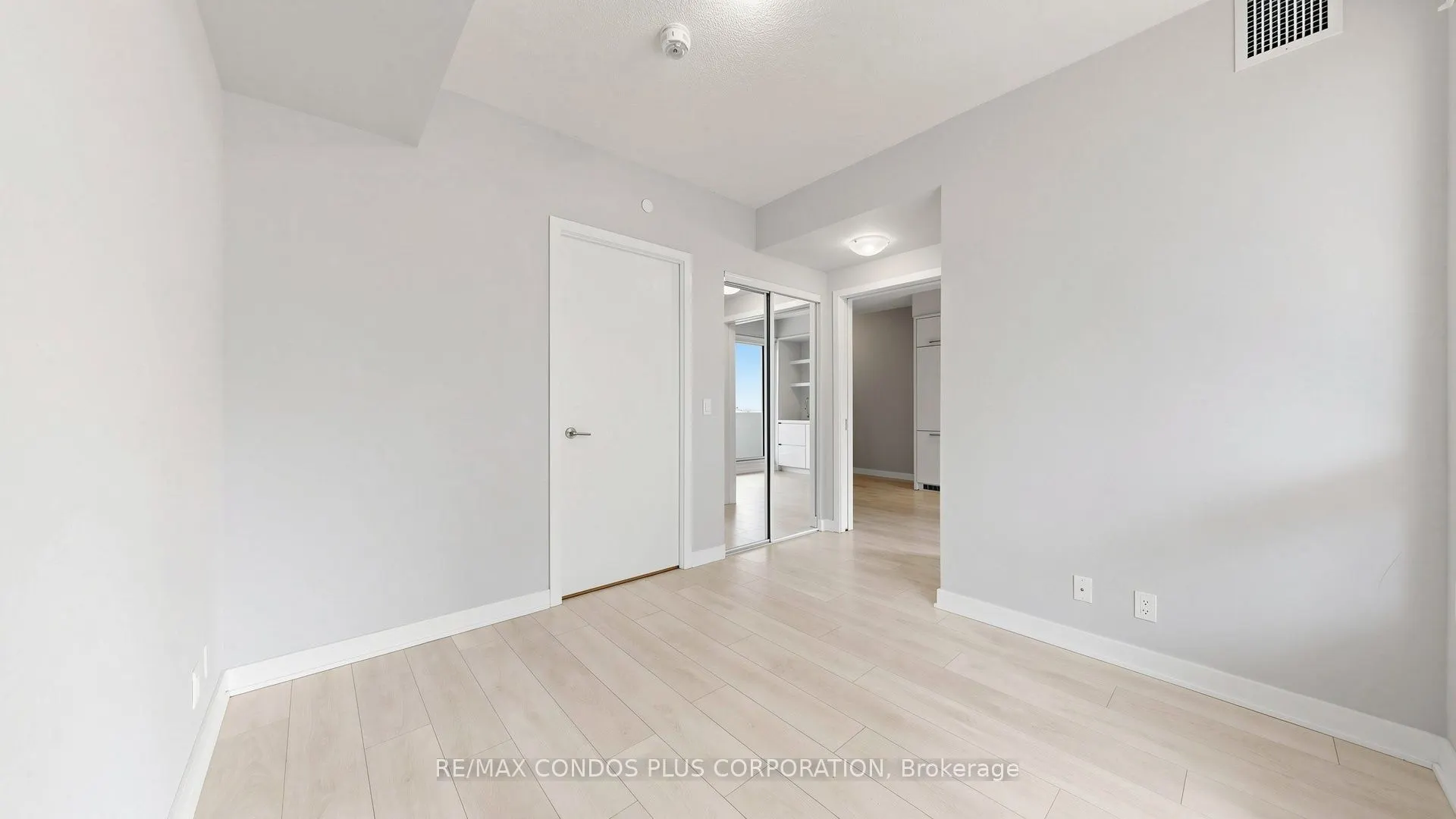 2221 Yonge Street #506