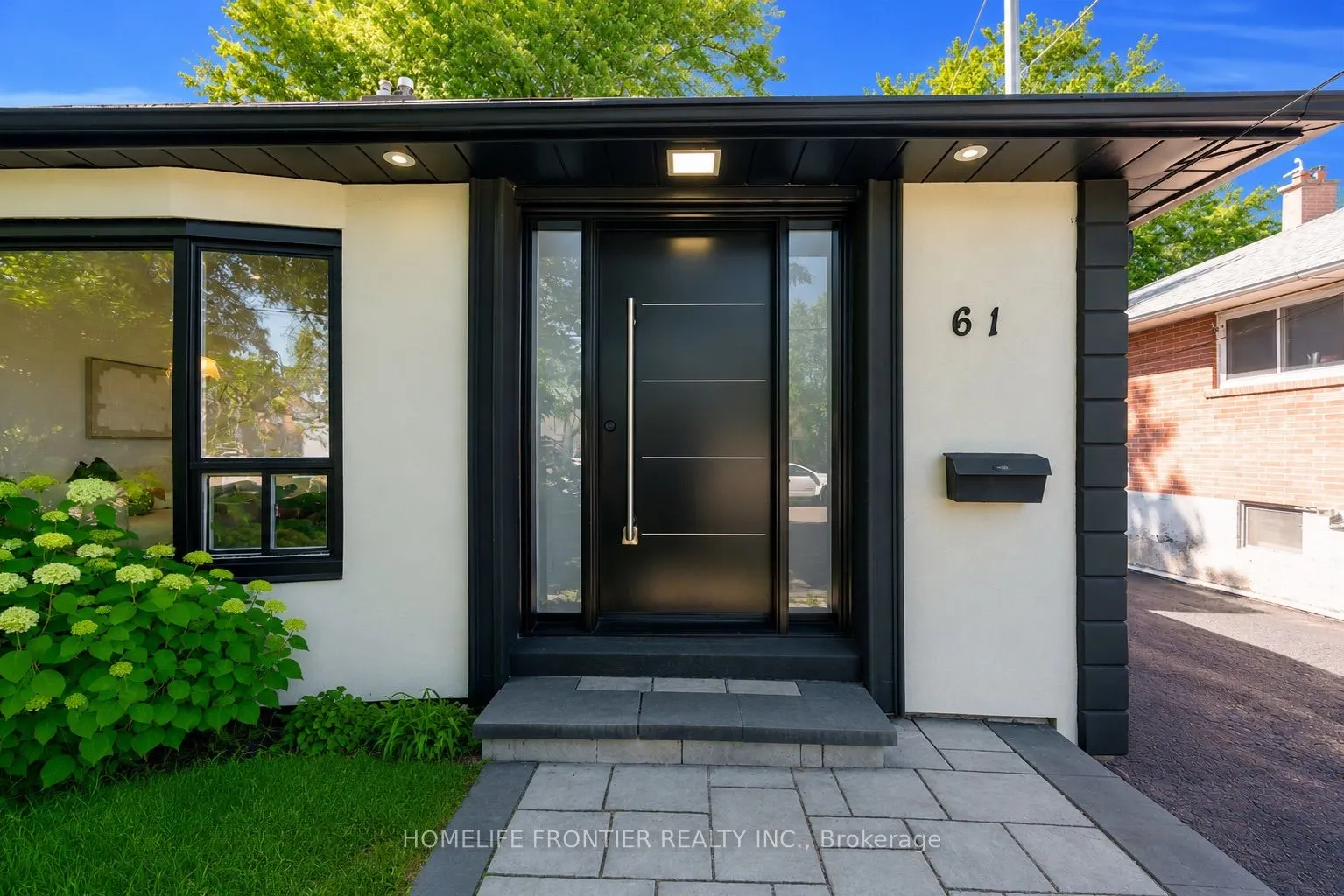 61 Sundial Crescent