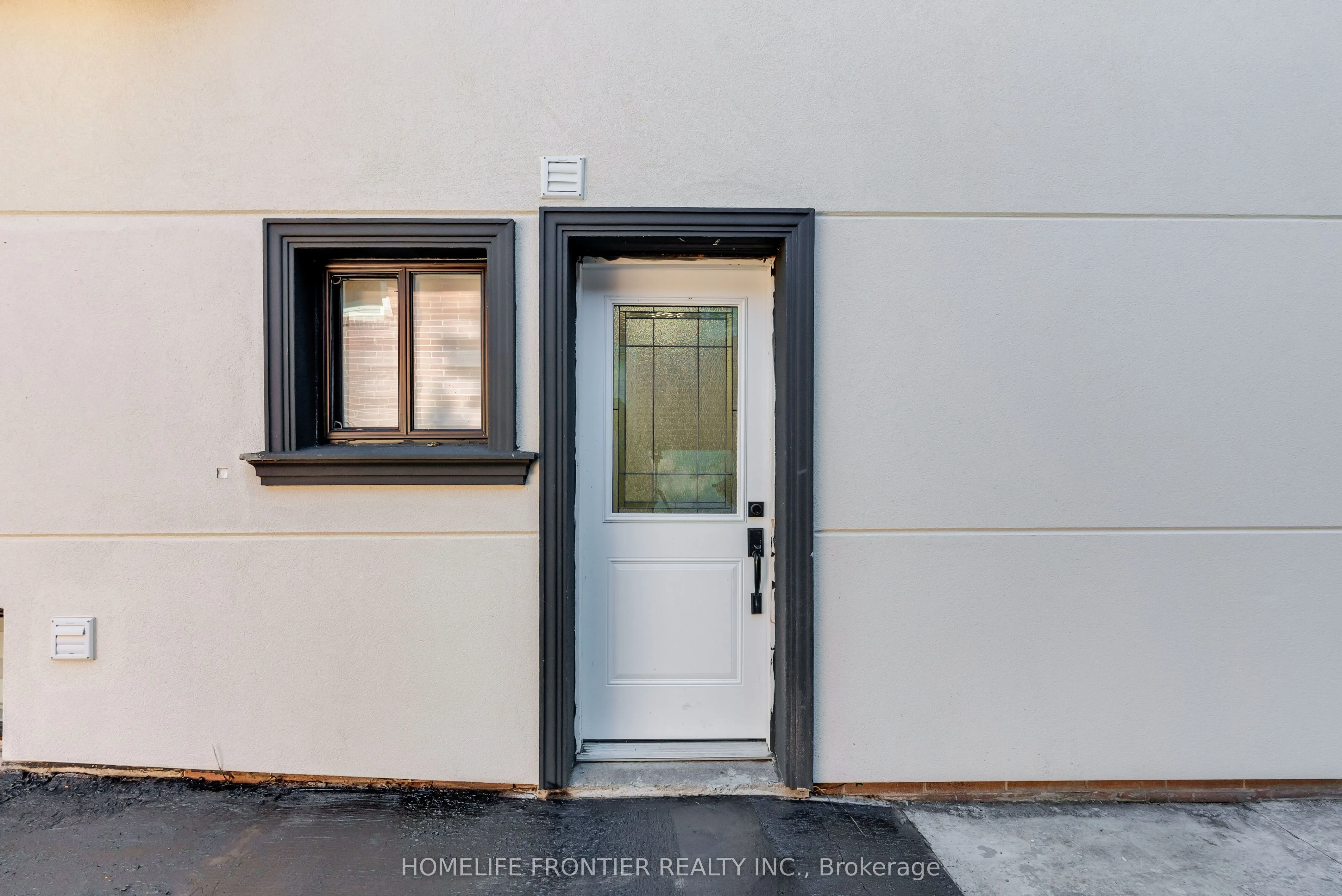 61 Sundial Crescent