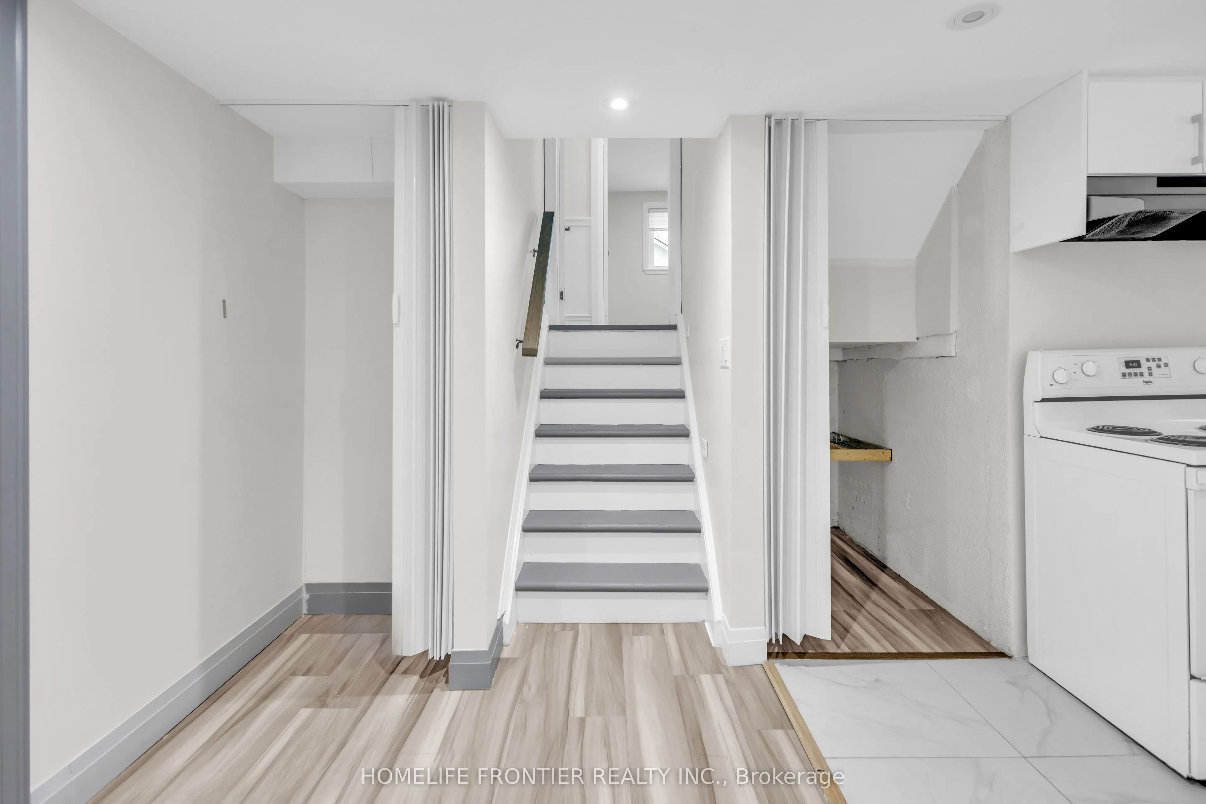 61 Sundial Crescent
