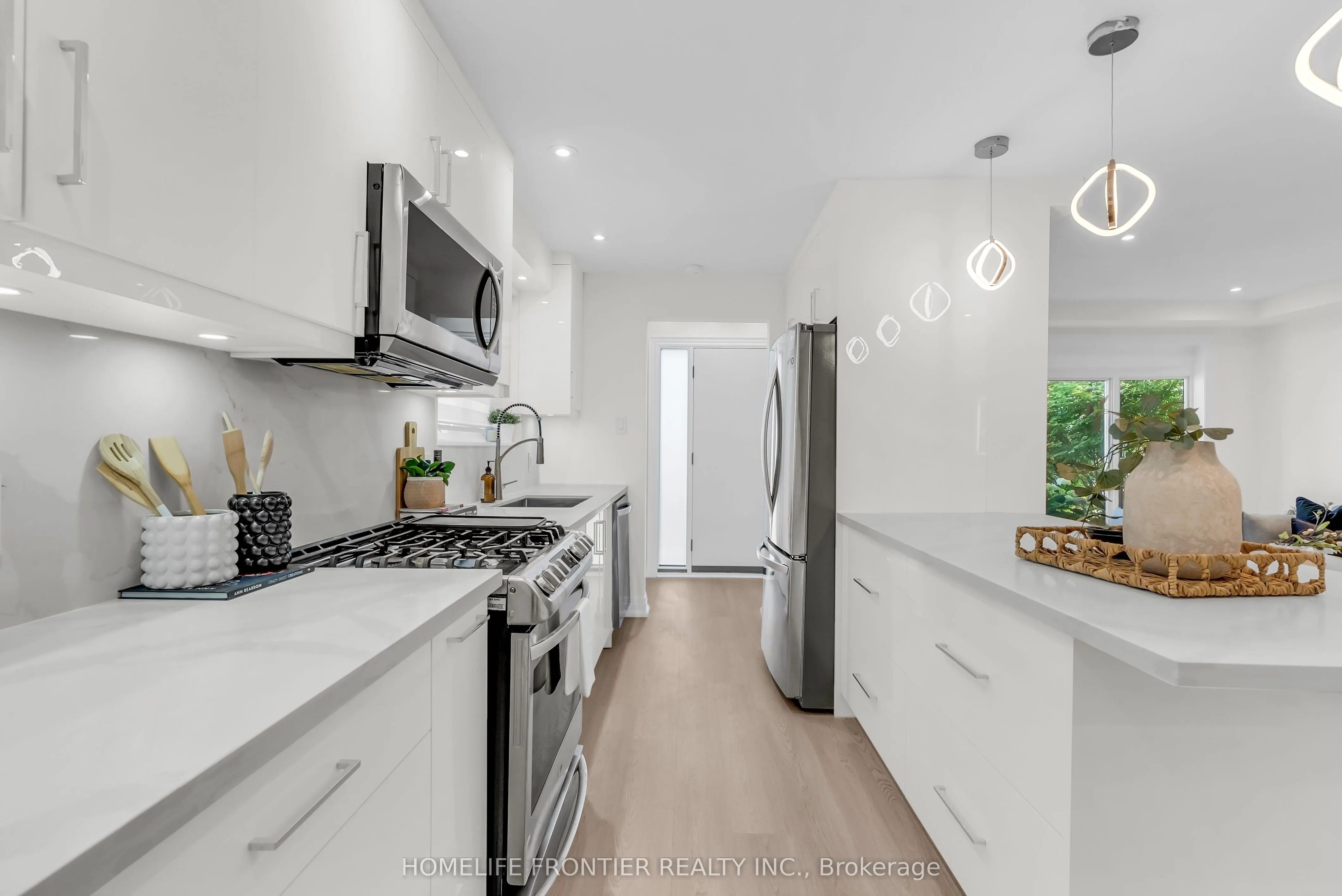 61 Sundial Crescent
