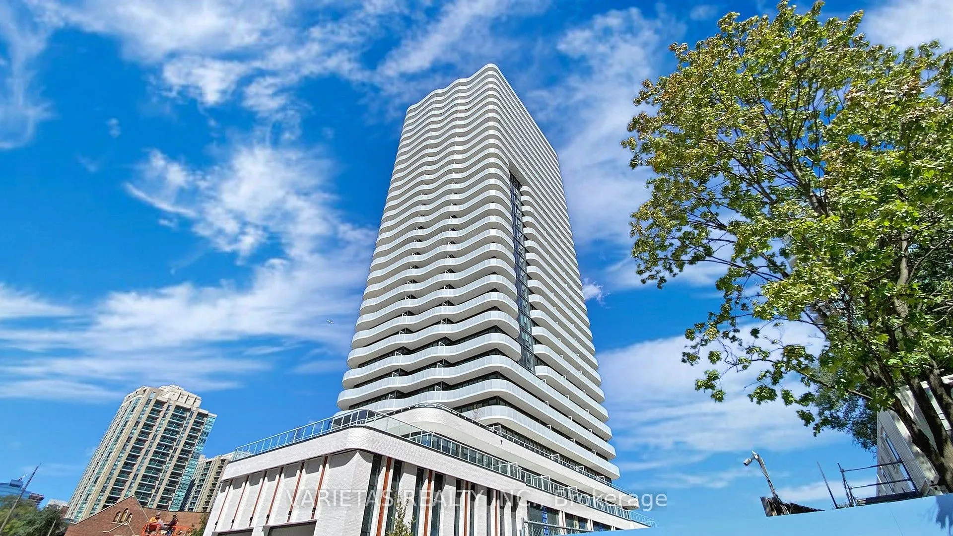 15 Holmes Avenue #1906