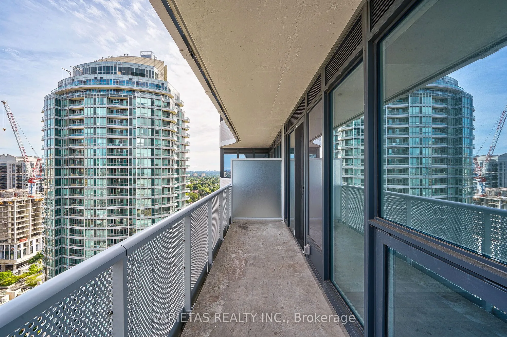 15 Holmes Avenue #1906