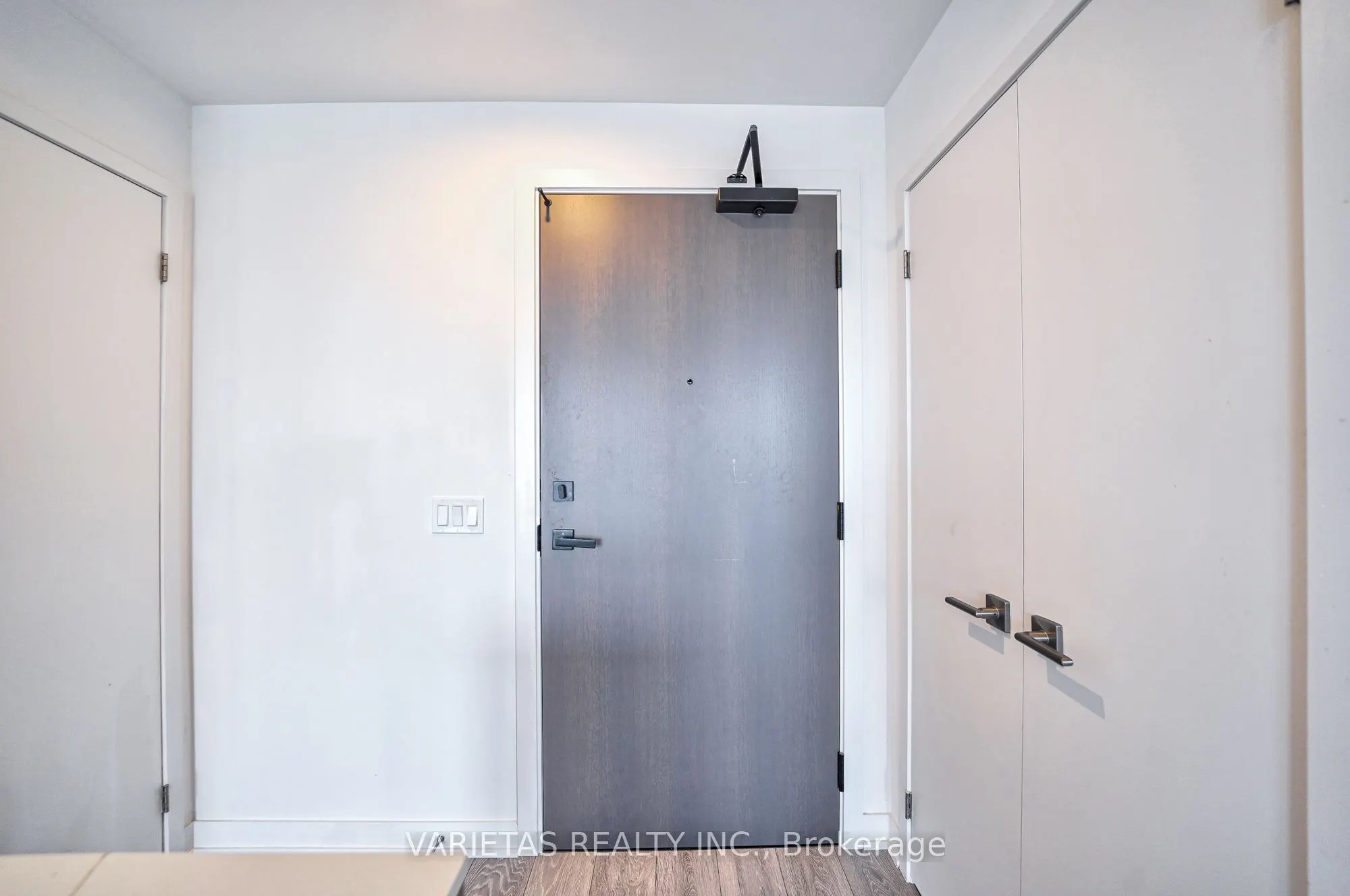15 Holmes Avenue #1906