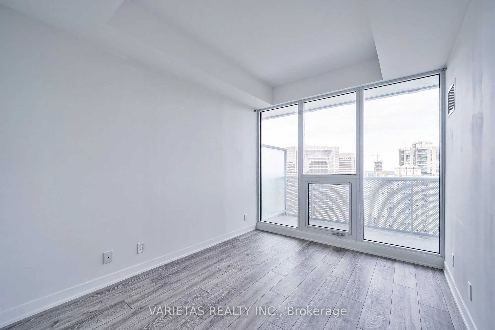 15 Holmes Avenue #1906