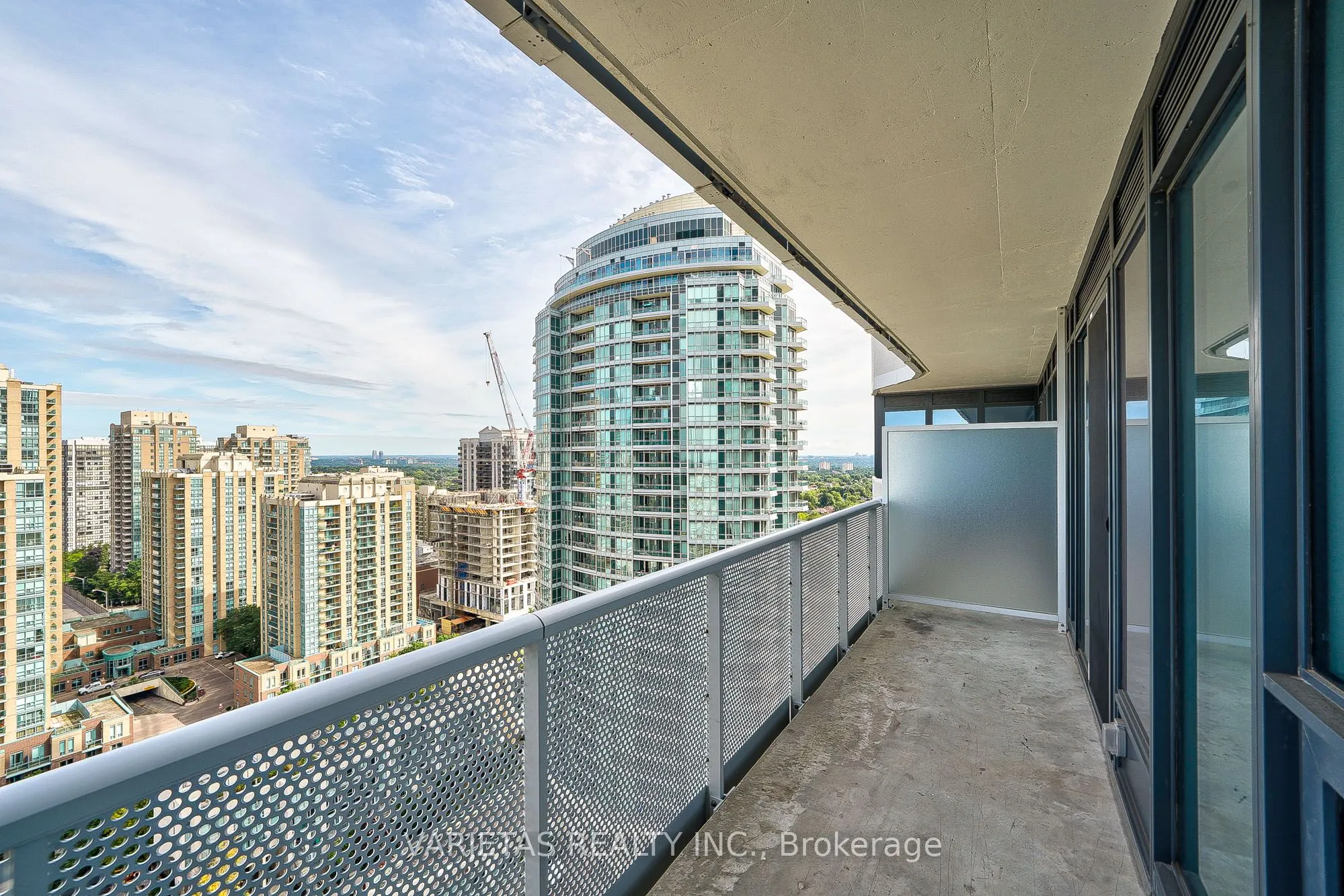 15 Holmes Avenue #1906