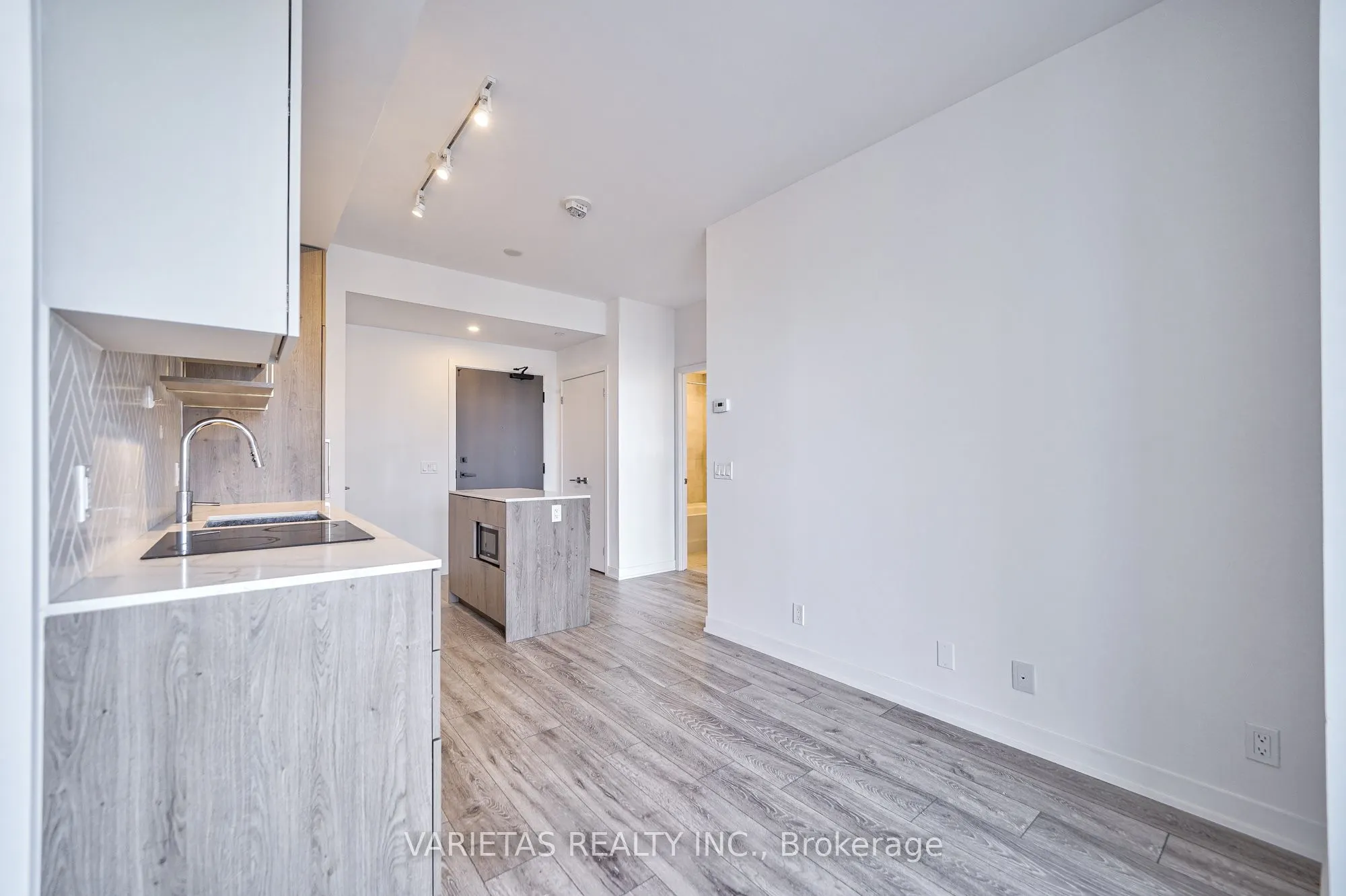 15 Holmes Avenue #1906