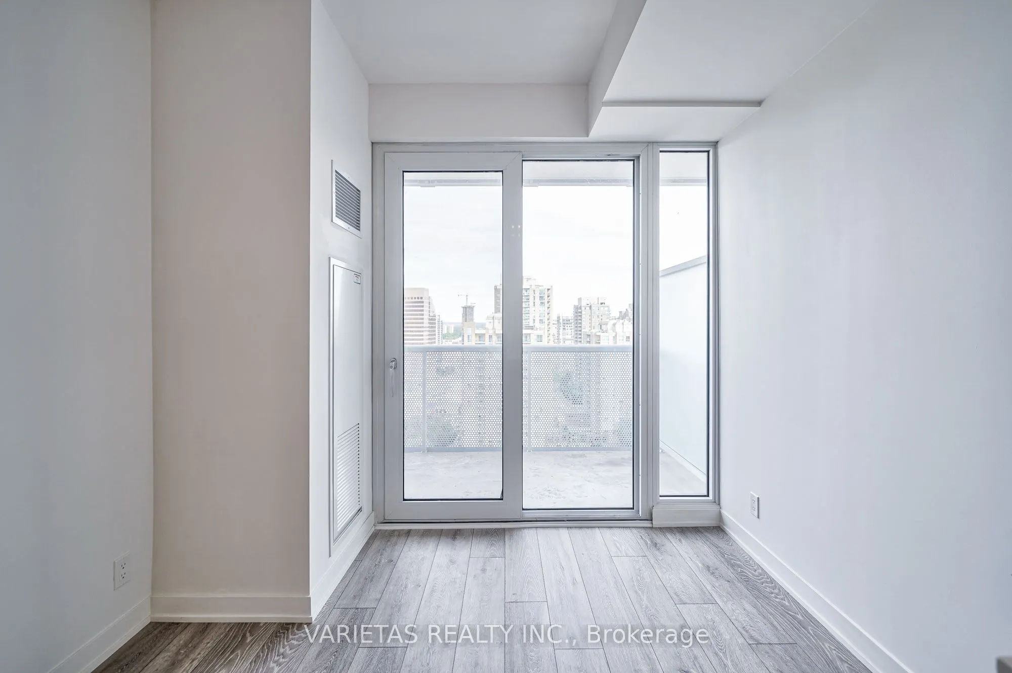 15 Holmes Avenue #1906